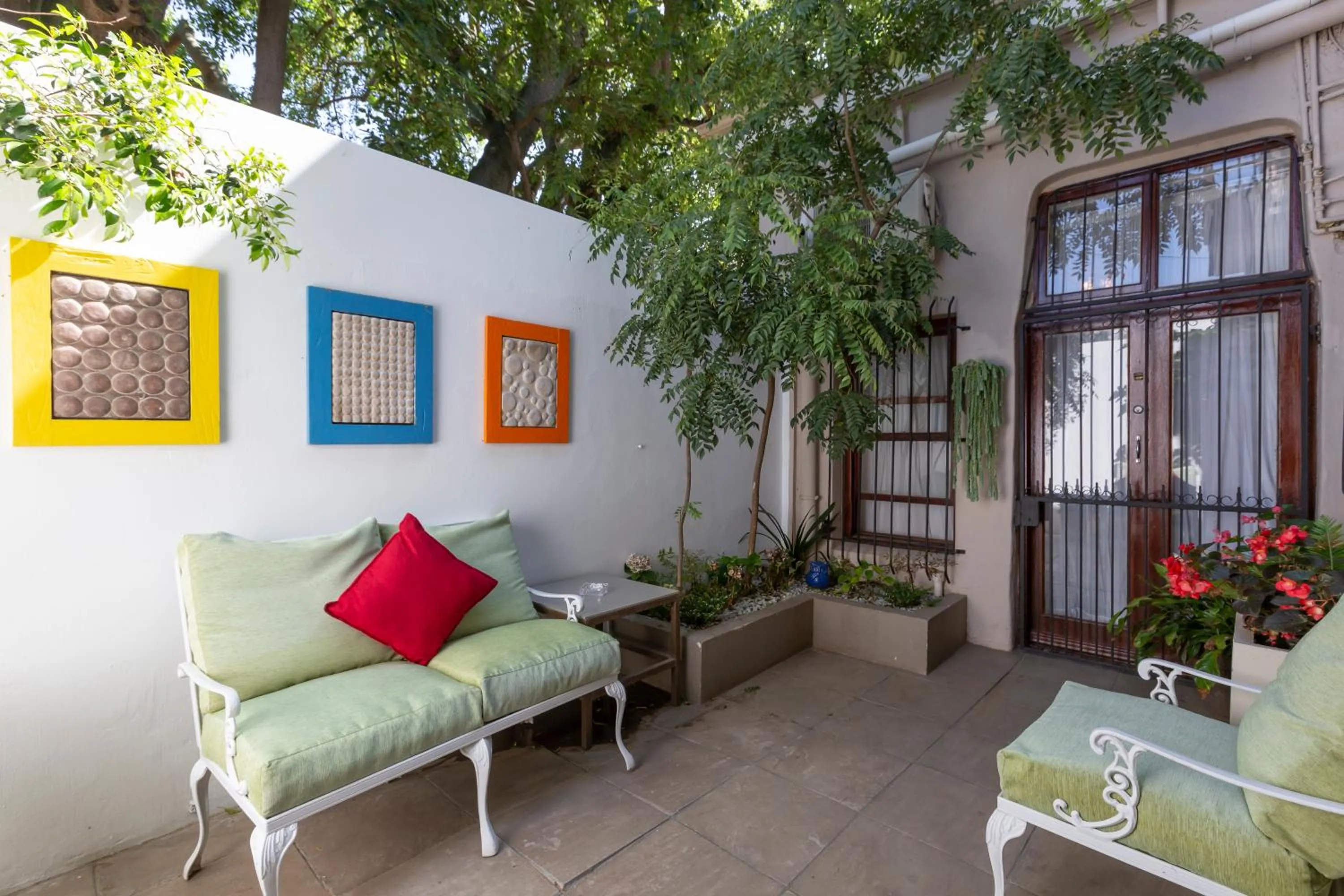 Patio in Point B Guest House -Sustainable Solar Energy