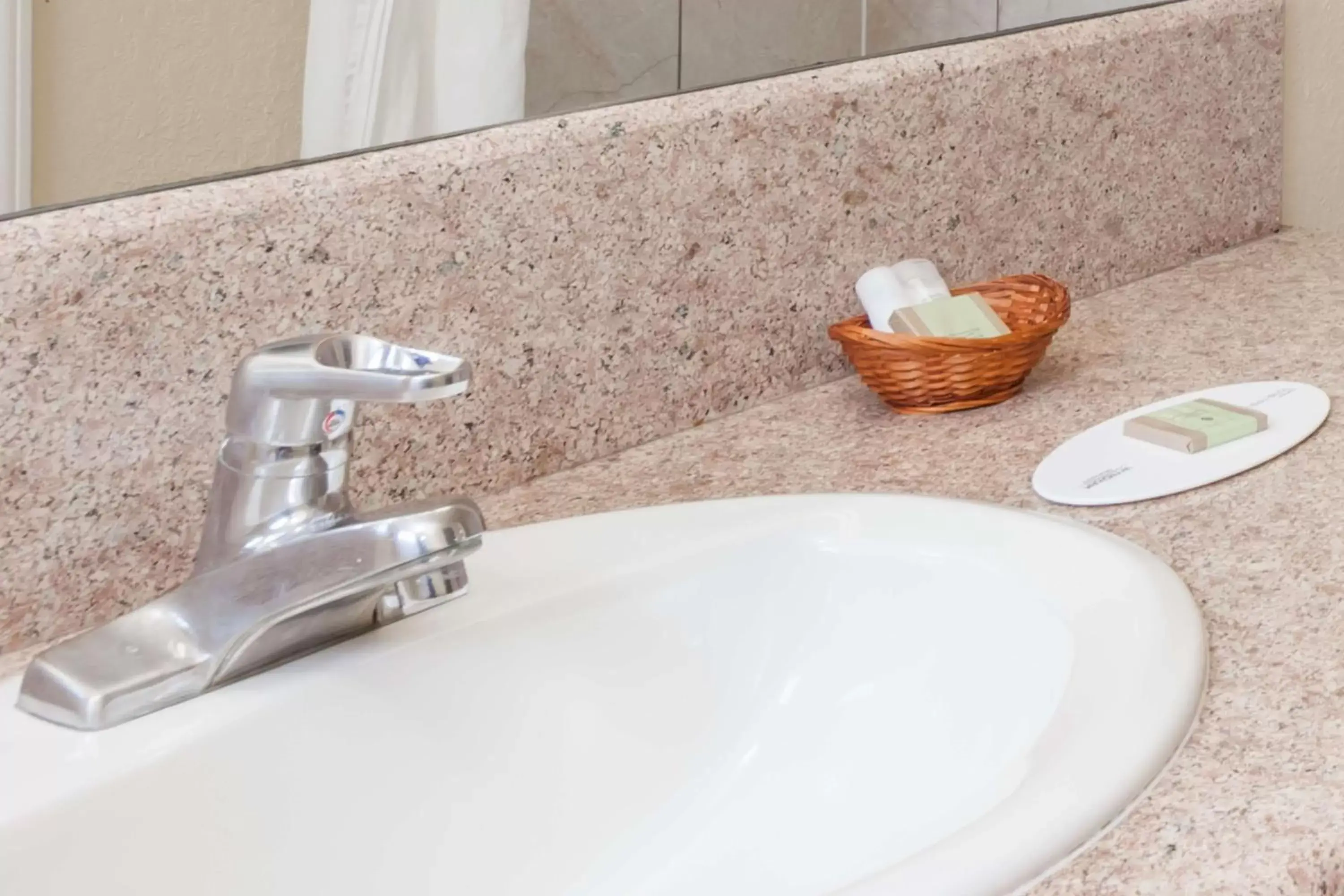 Bathroom in Hotel Rose Garden