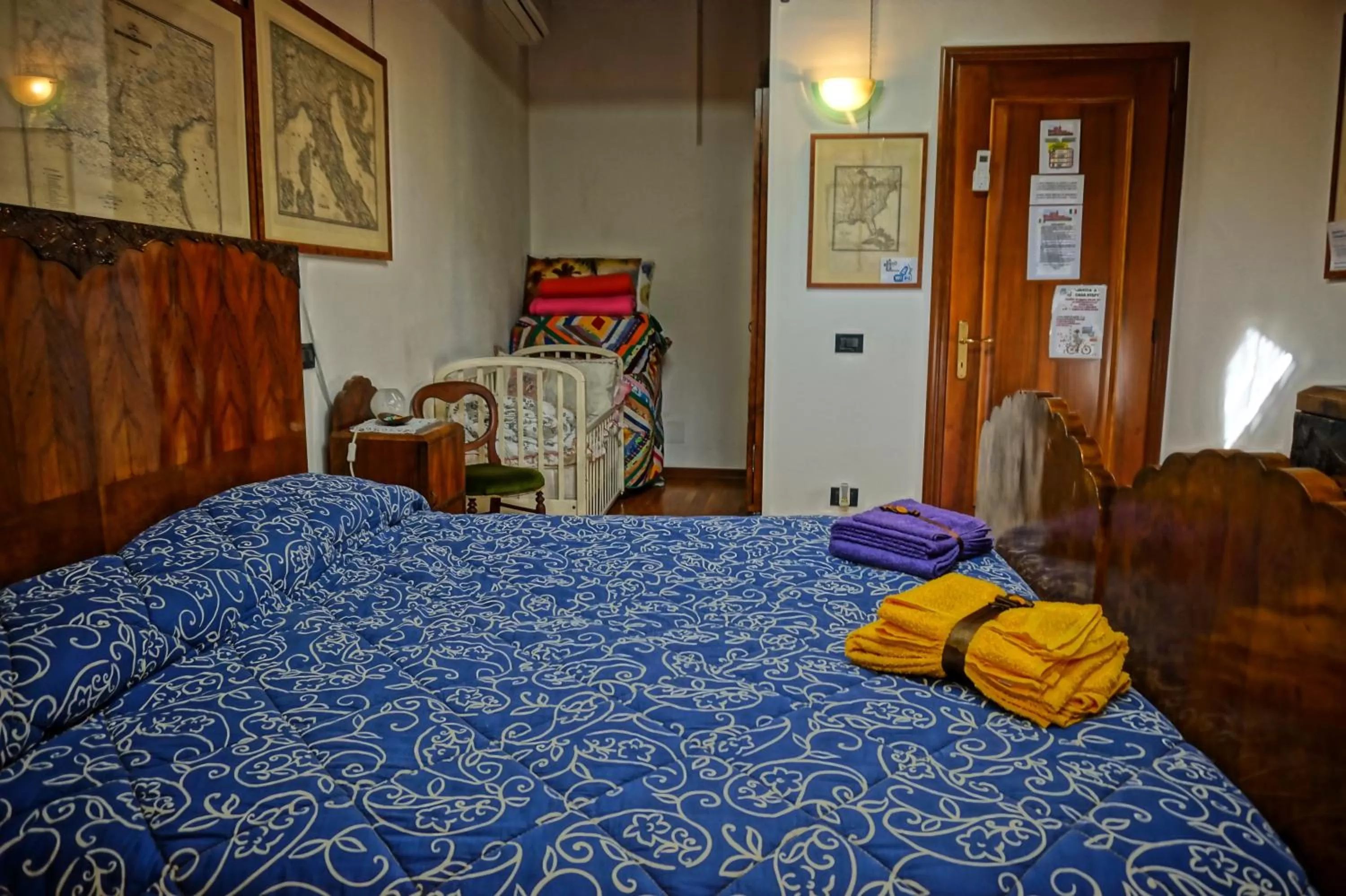 cot, Bed in Casa Stefy