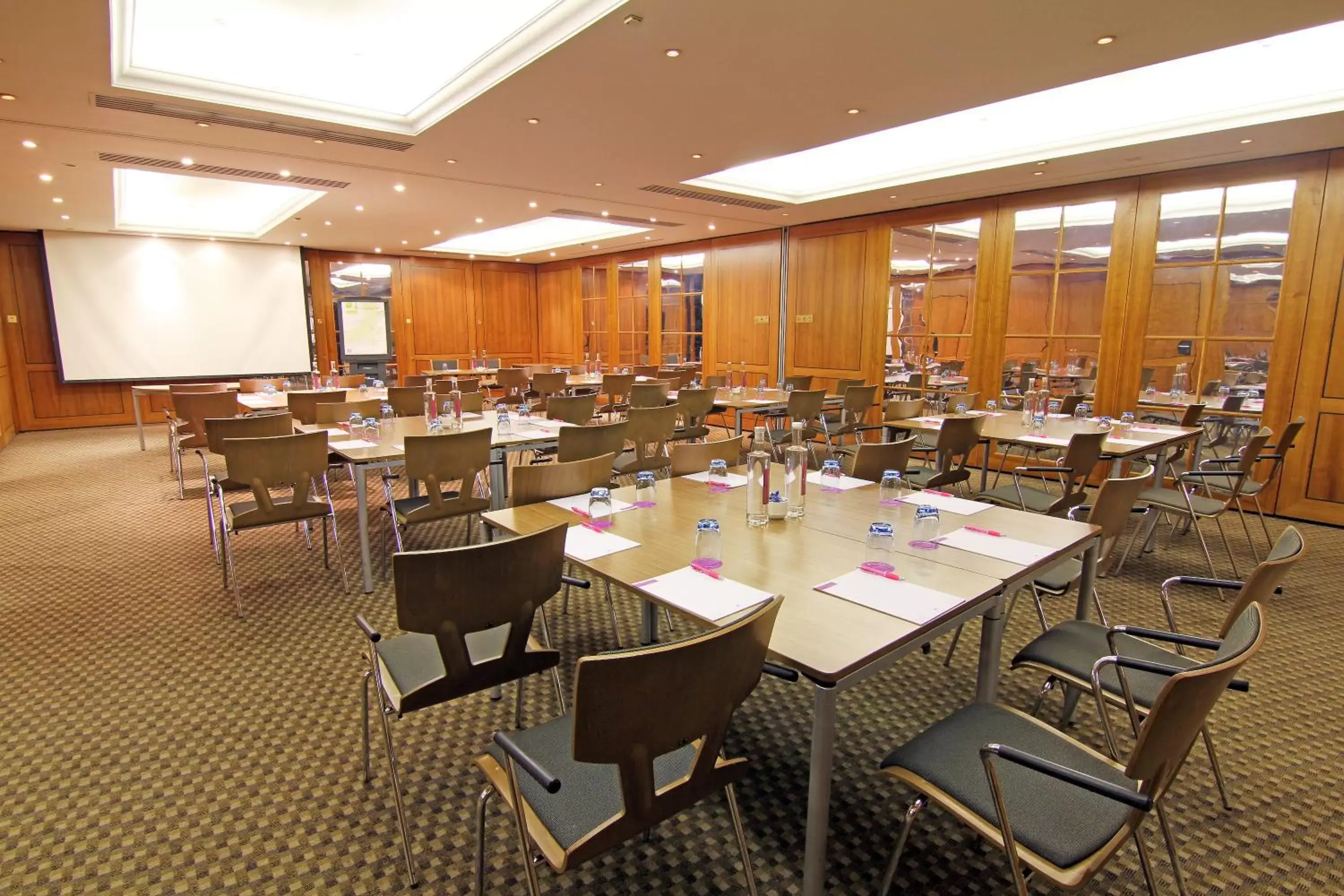 Banquet/Function facilities, Restaurant/Places to Eat in Ambassadors Bloomsbury