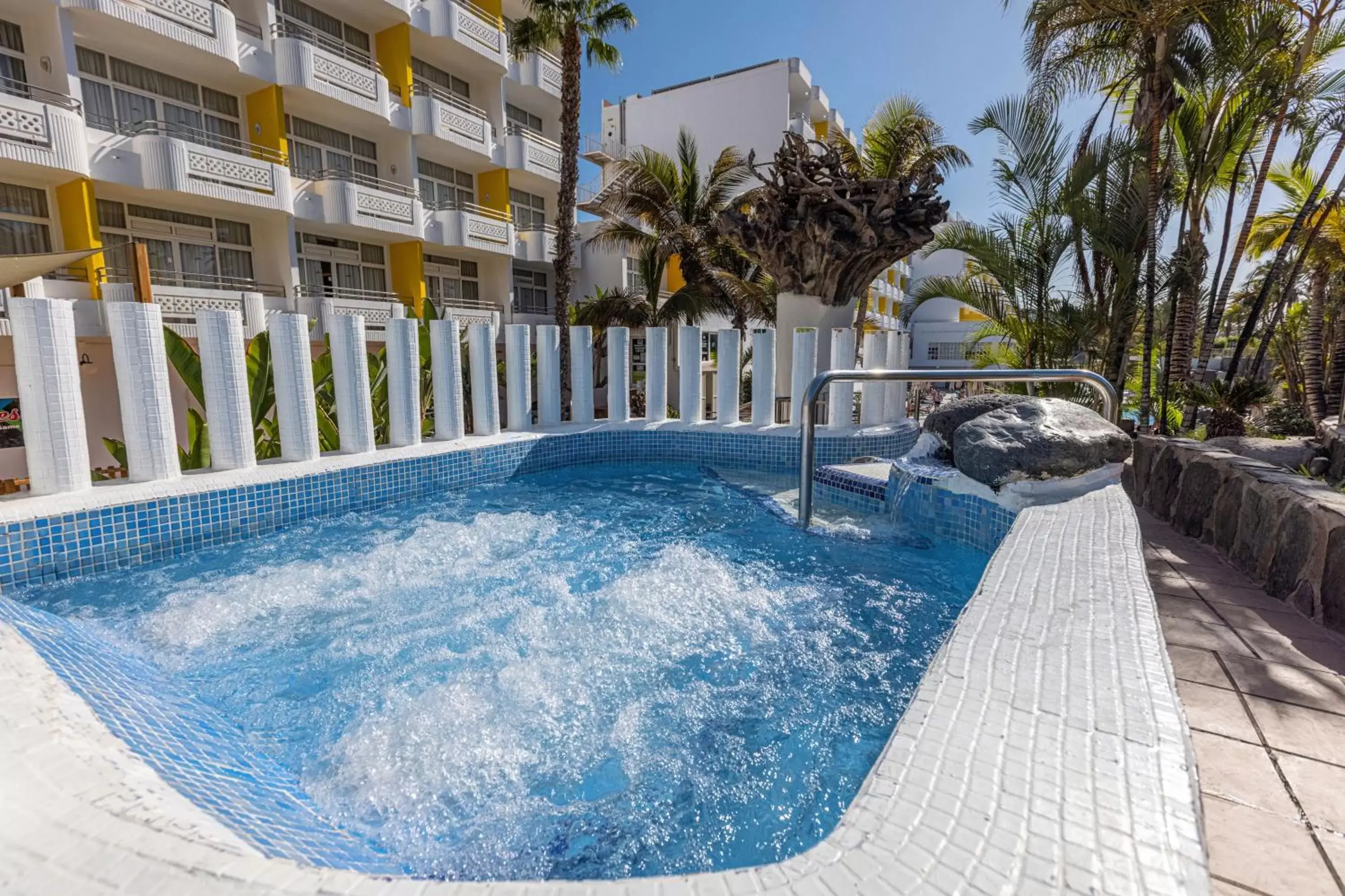 Swimming pool in Abora Catarina by Lopesan Hotels Swimming pool in Abora Catarina by Lopesan Hotels
