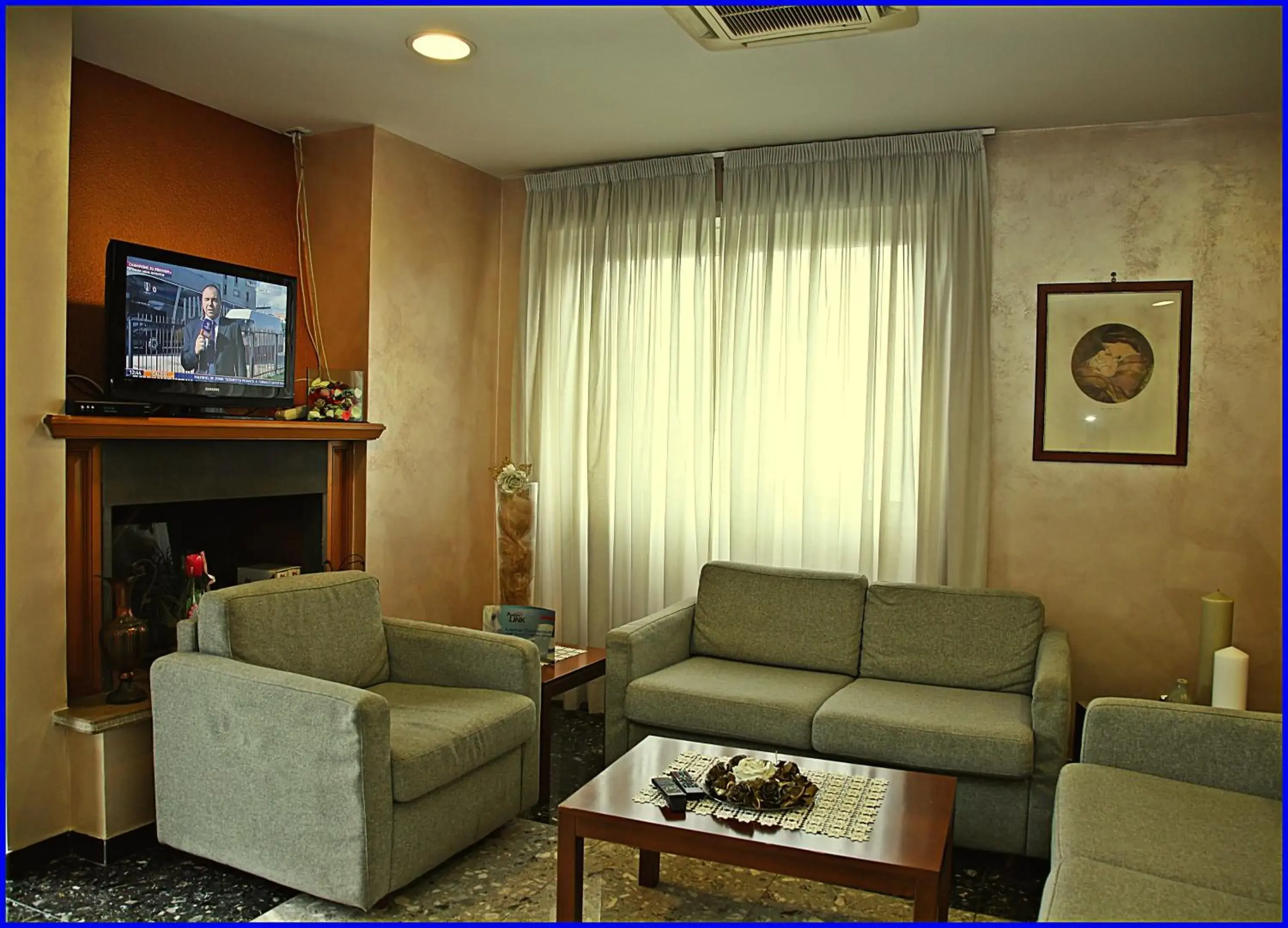 Communal lounge/ TV room, Seating Area in Hotel Meeting