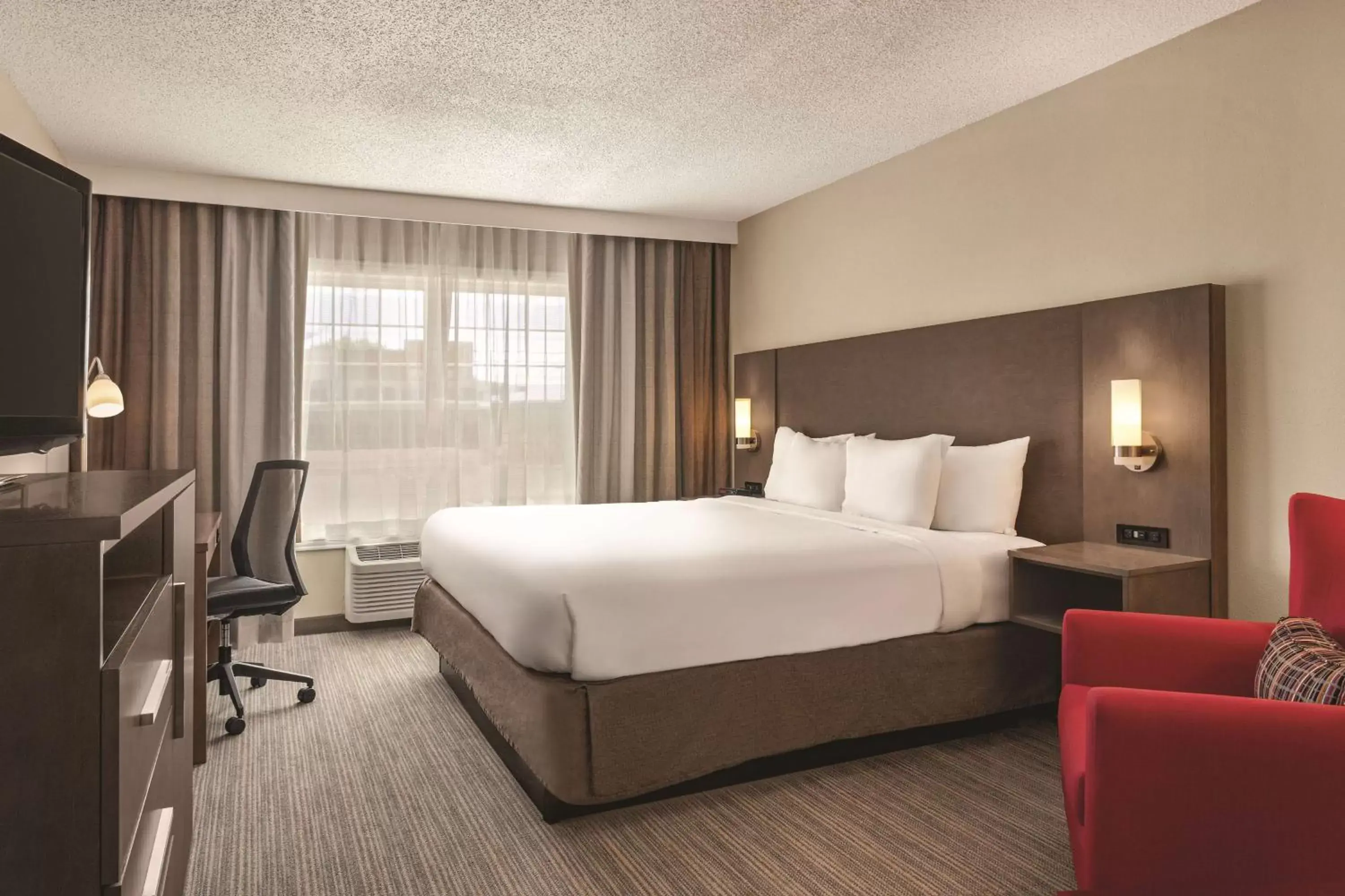 Photo of the whole room, Bed in Country Inn & Suites by Radisson, Buffalo, MN