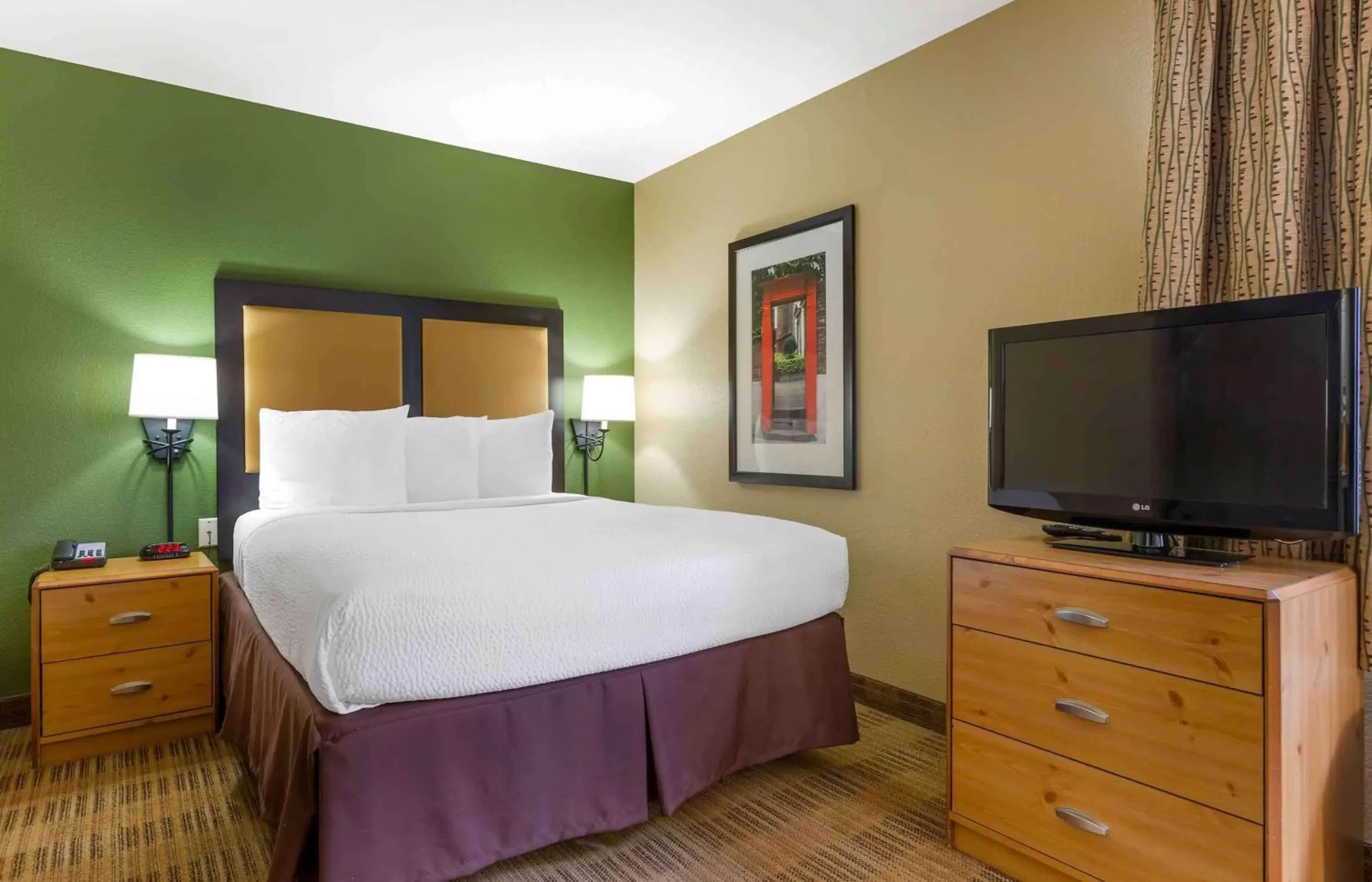 Bedroom, Bed in Extended Stay America Suites - Phoenix - Scottsdale