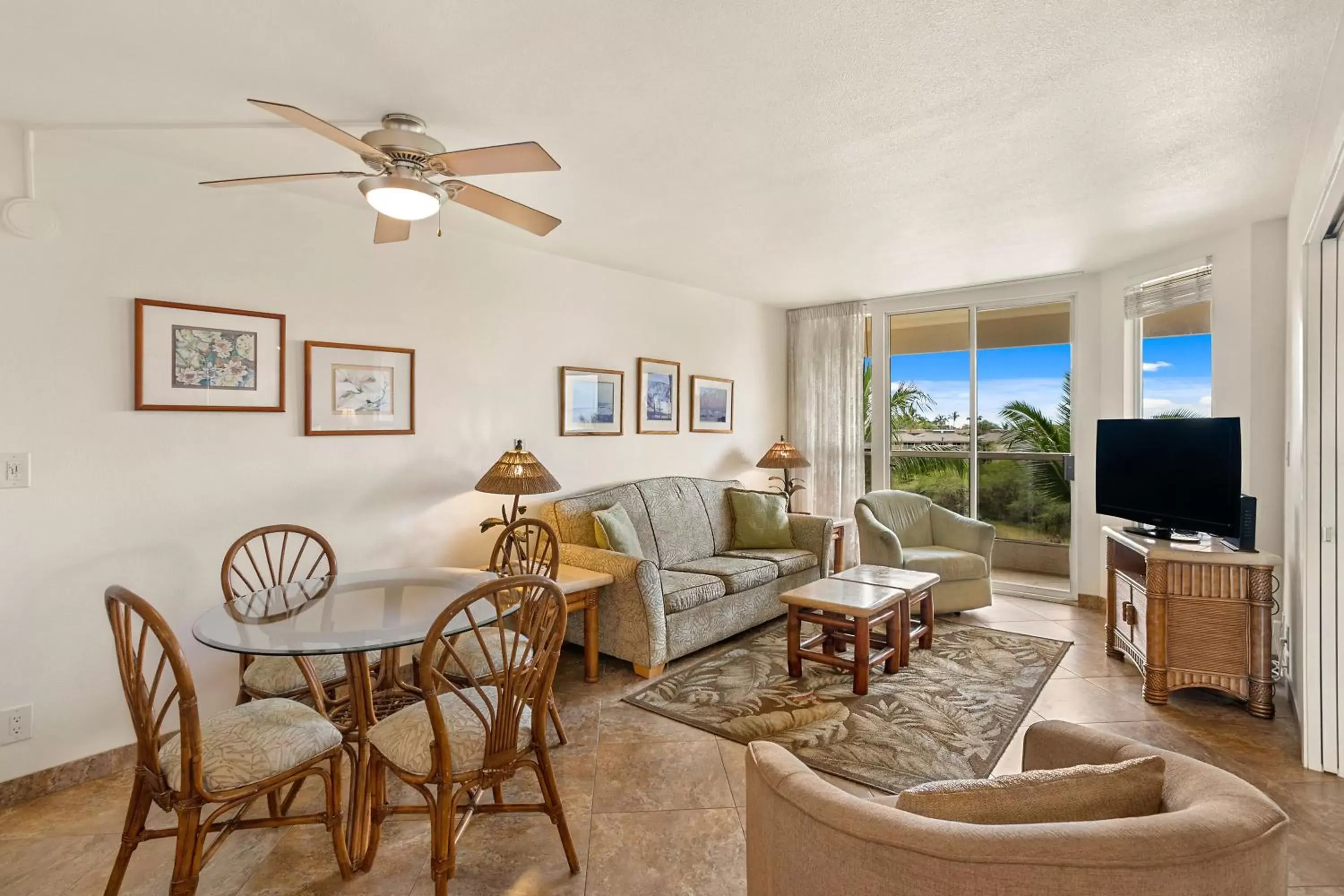 Living room, Seating Area in Aston at the Maui Banyan