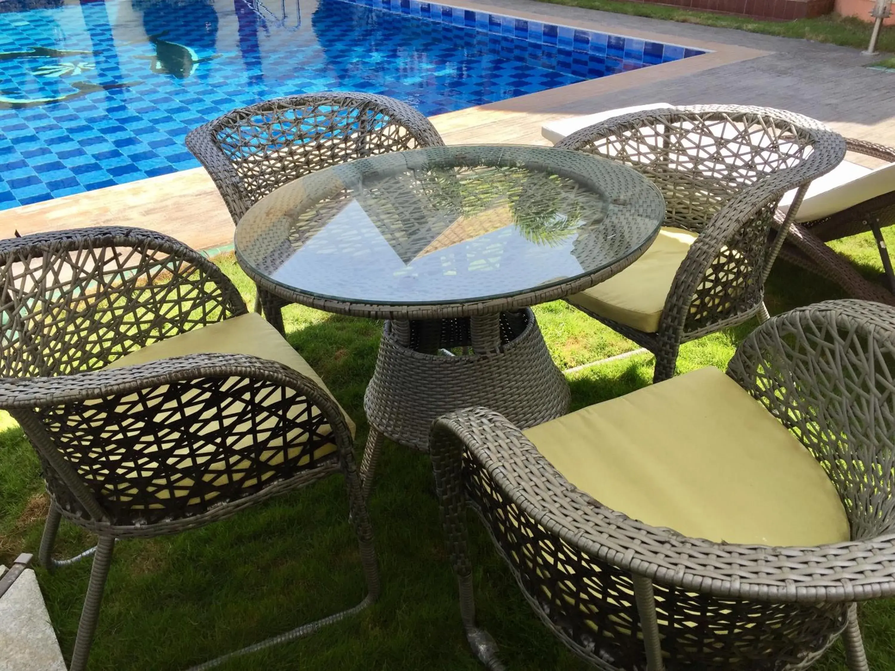 Property building in The Executive Villa Inn & Suites Property building in The Executive Villa Inn & Suites