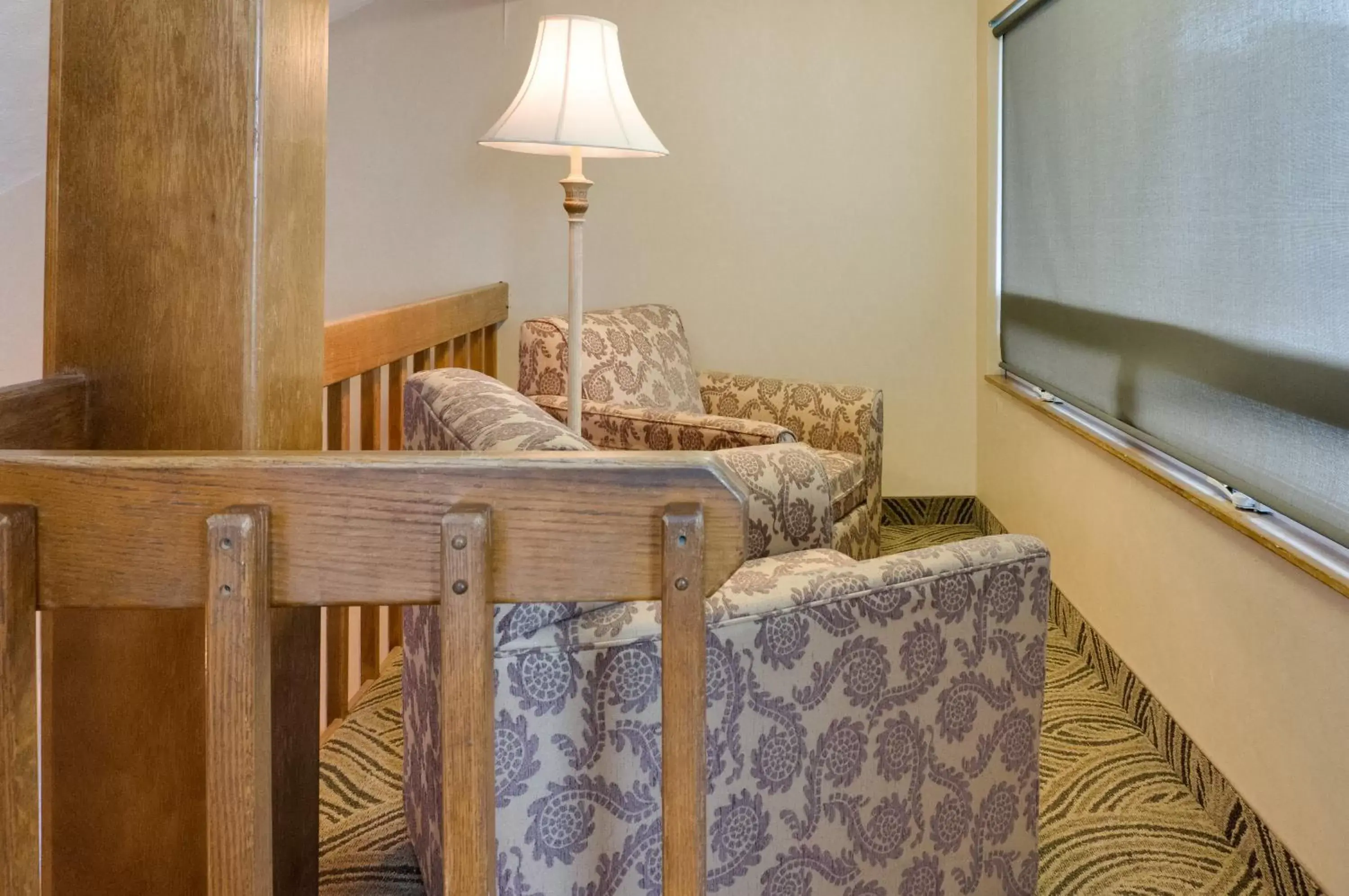 Seating Area in Shilo Inn Suites Seaside Oceanfront