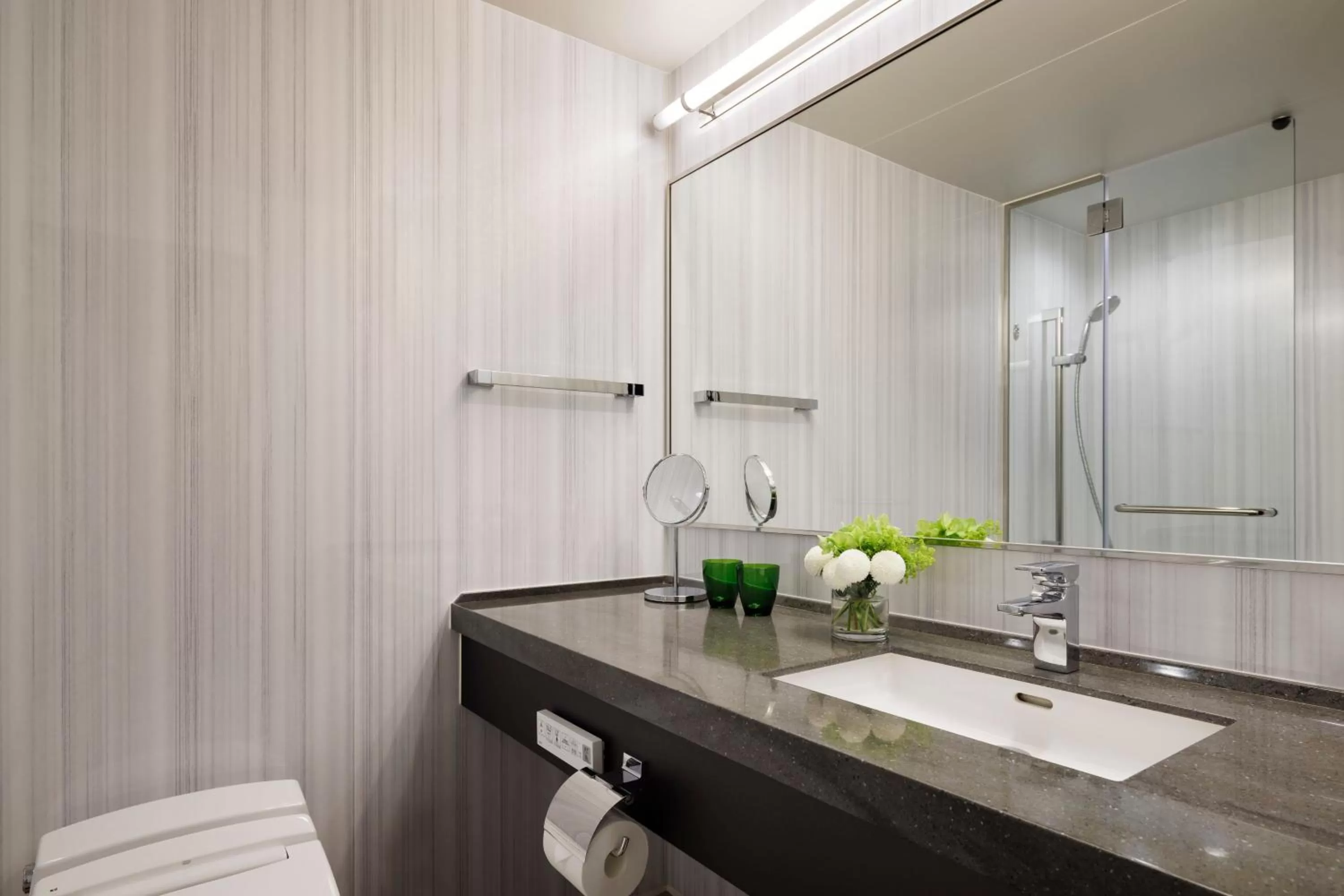 Shower in Izu Marriott Hotel Shuzenji