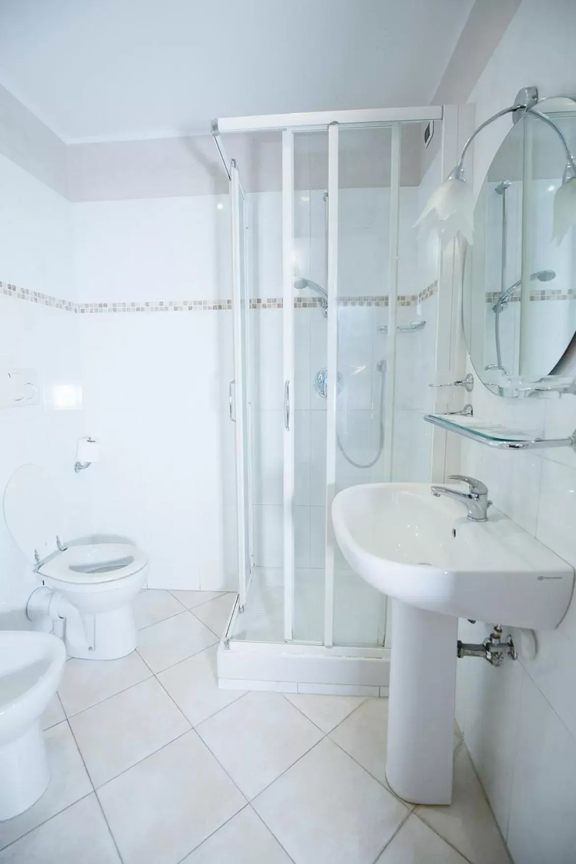 Shower, Bathroom in Hotel Angelica " Stazione Santa Maria Novella "