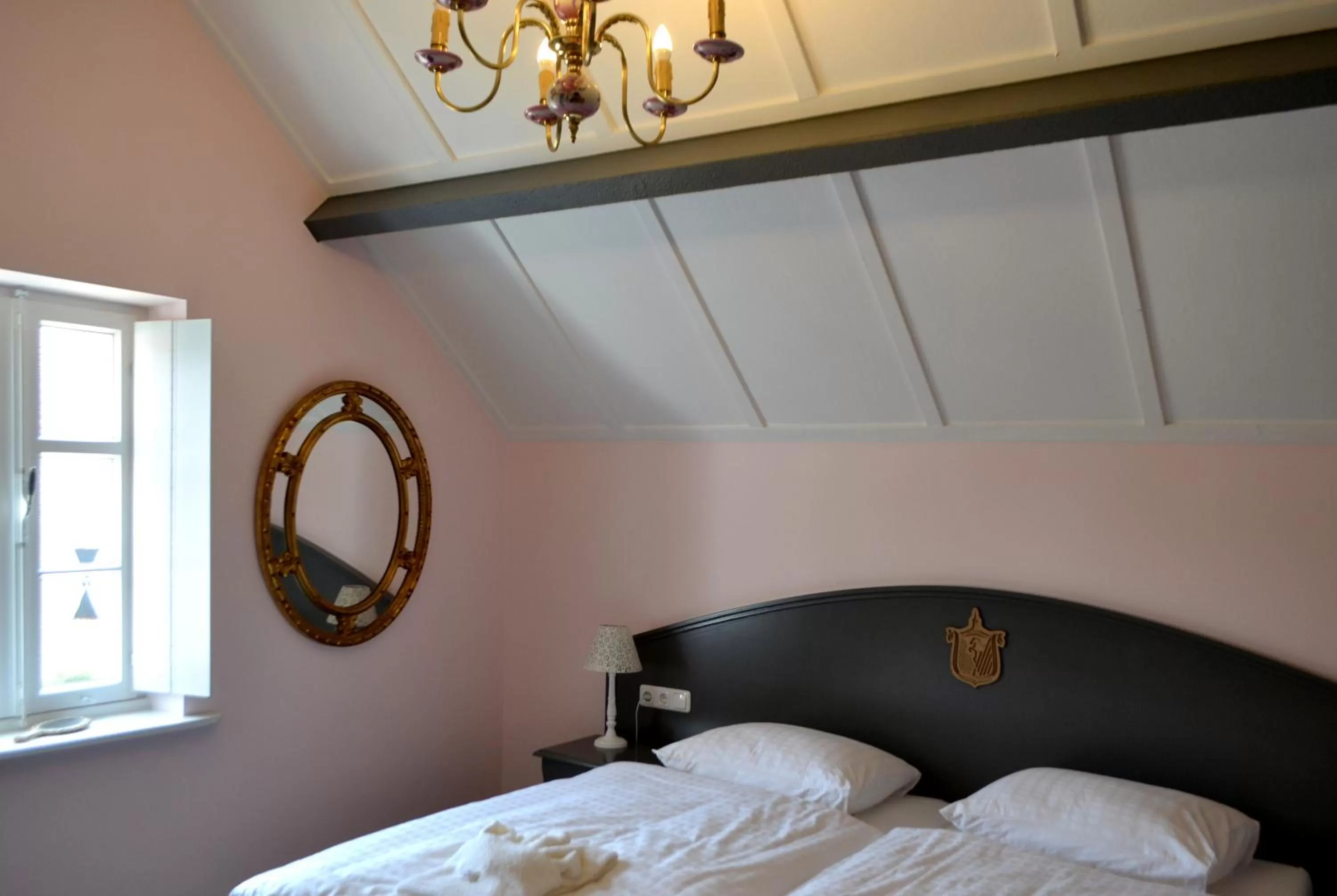 Decorative detail, Bed in Kasteel Aldenghoor