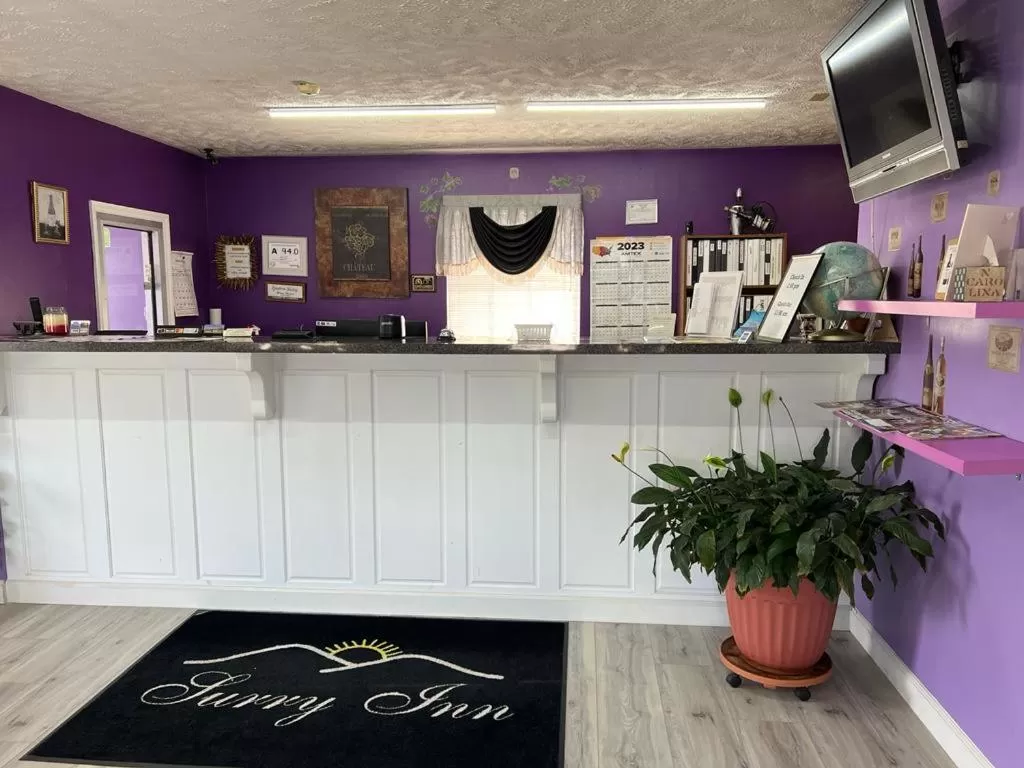 Surry Inn - Dobson - I-77 - Exit 93