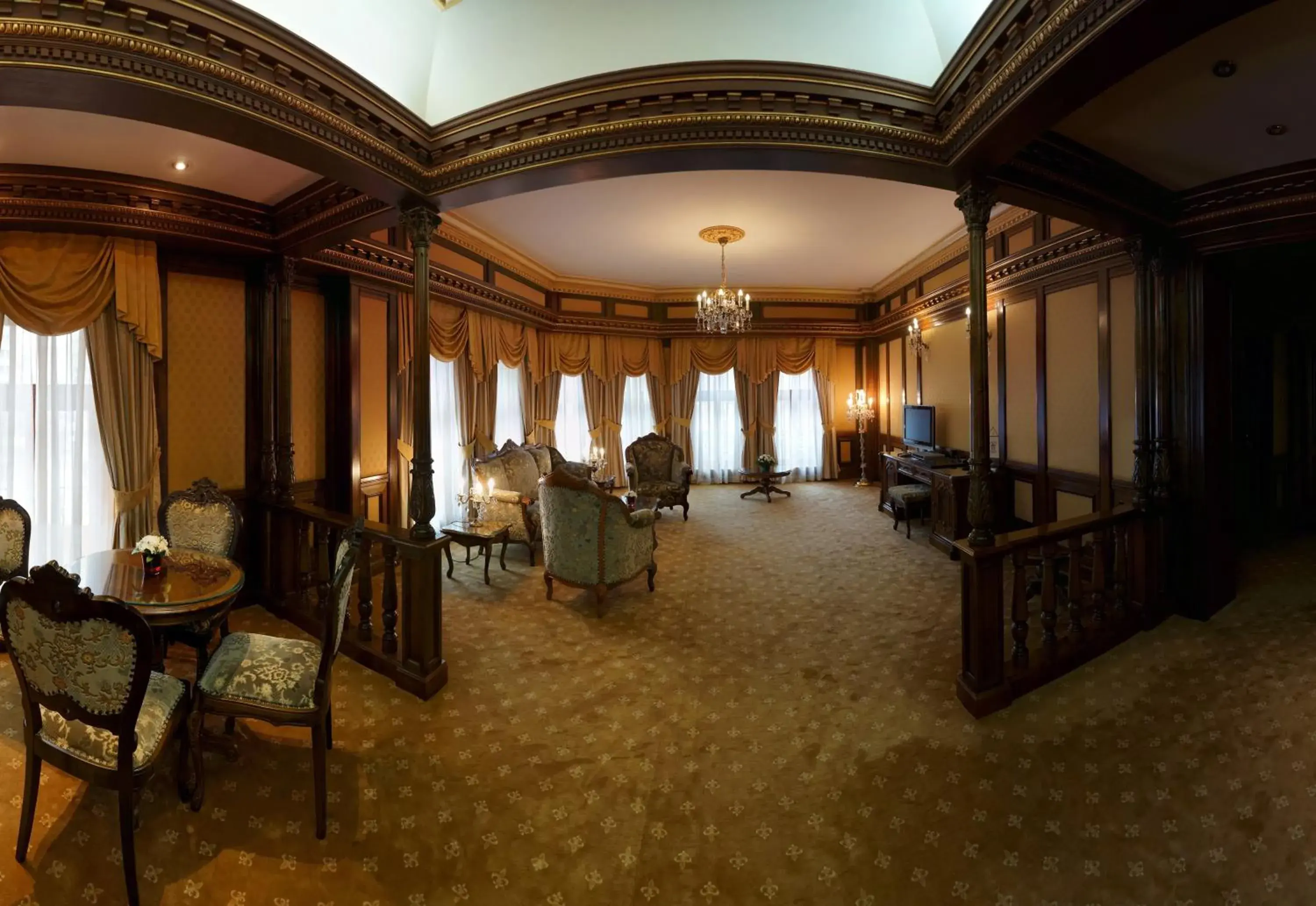 Living room in Hotel Casa Capsa Living room in Hotel Casa Capsa