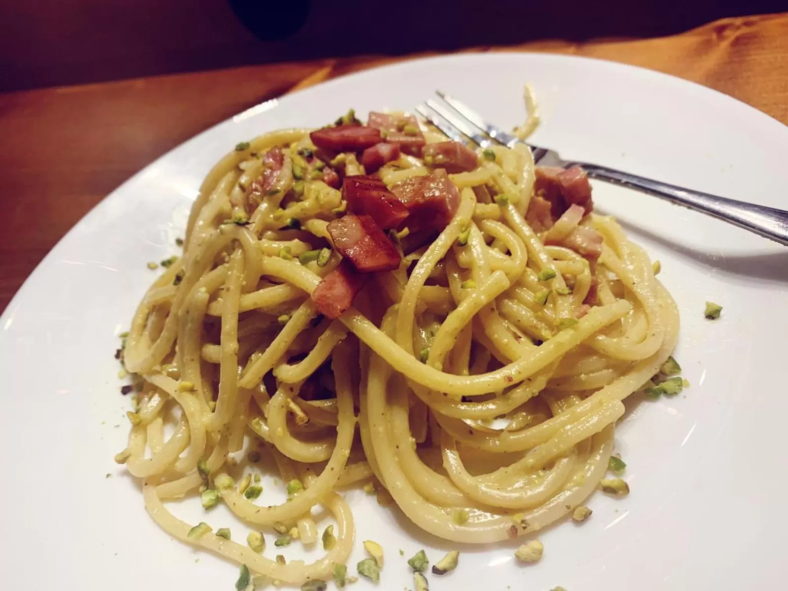 Restaurant/places to eat in Bedroom 21