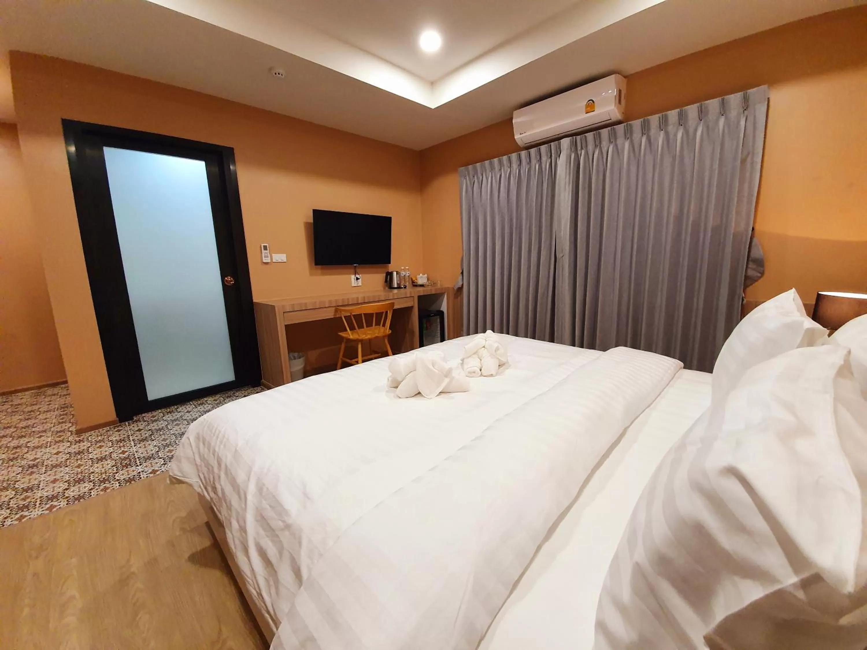 Photo of the whole room, Bed in USABAI Riverside Boutique Hotel