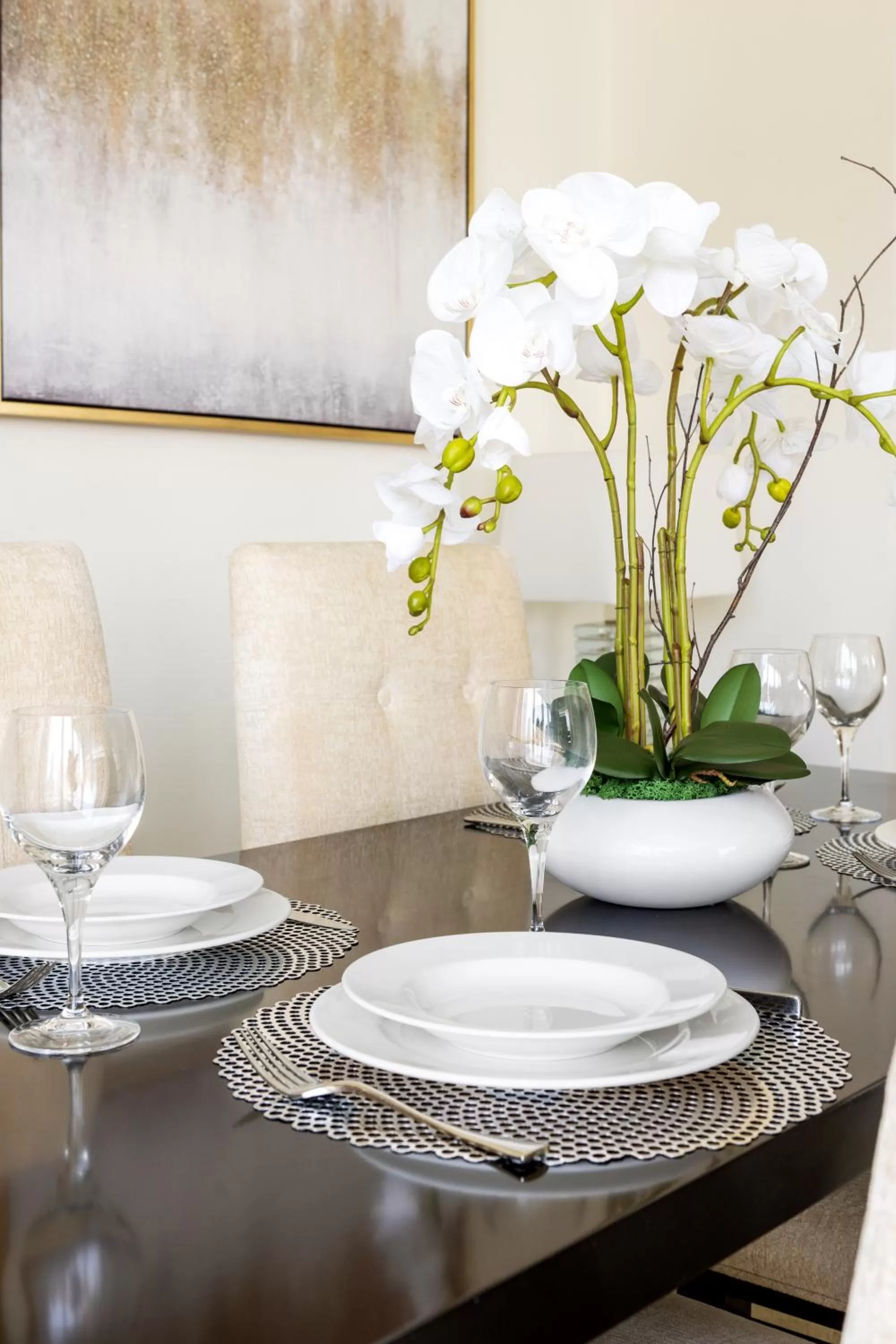 Dining area in Emaar Residences Dubai Marina by Qstay - formerly Address Dubai Marina