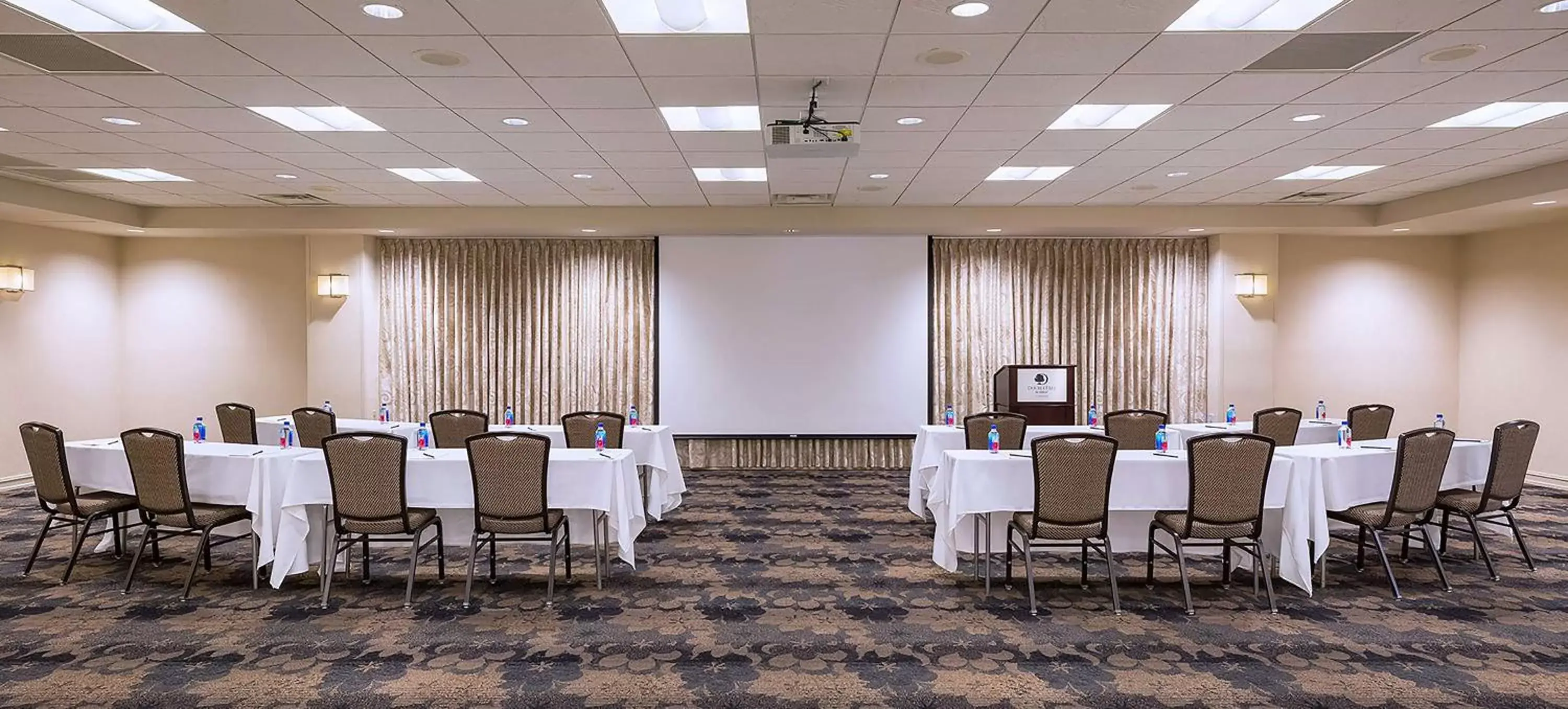 Meeting/conference room in DoubleTree by Hilton Madison Downtown