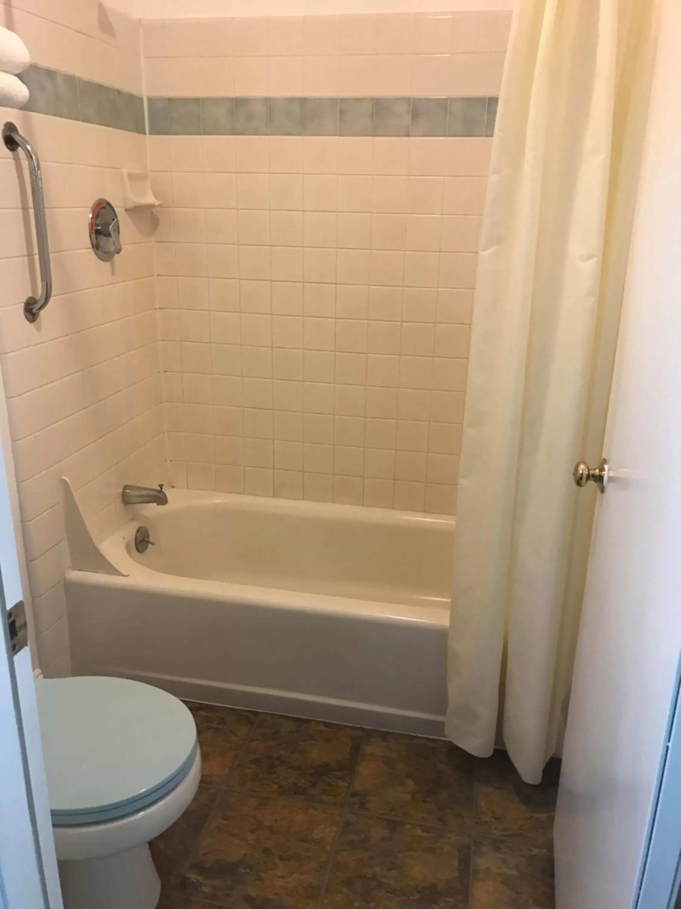 Bathroom in Creekside Lodge