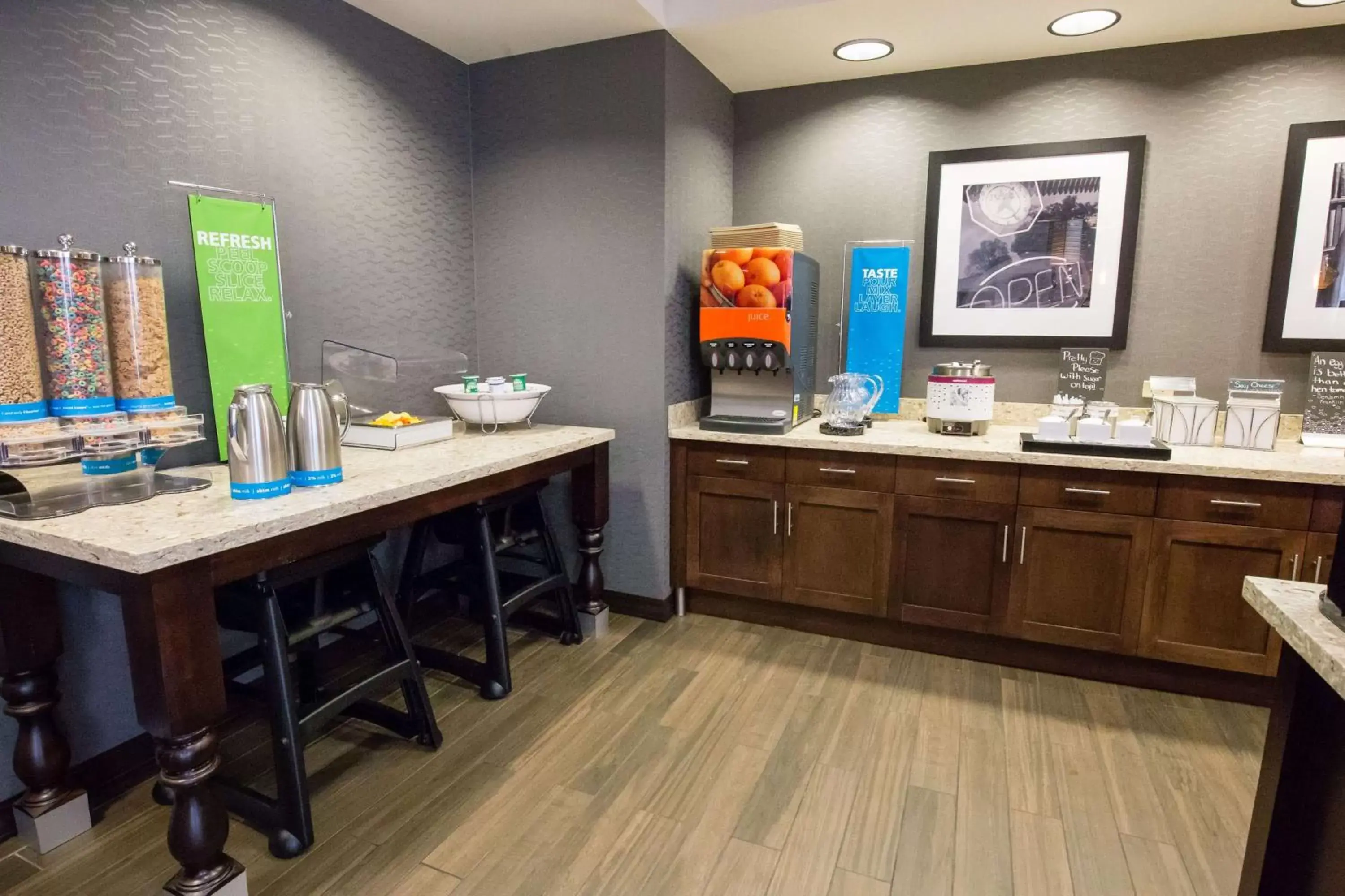 Dining area, Restaurant/Places to Eat in Hampton Inn & Suites - Pittsburgh/Harmarville, PA