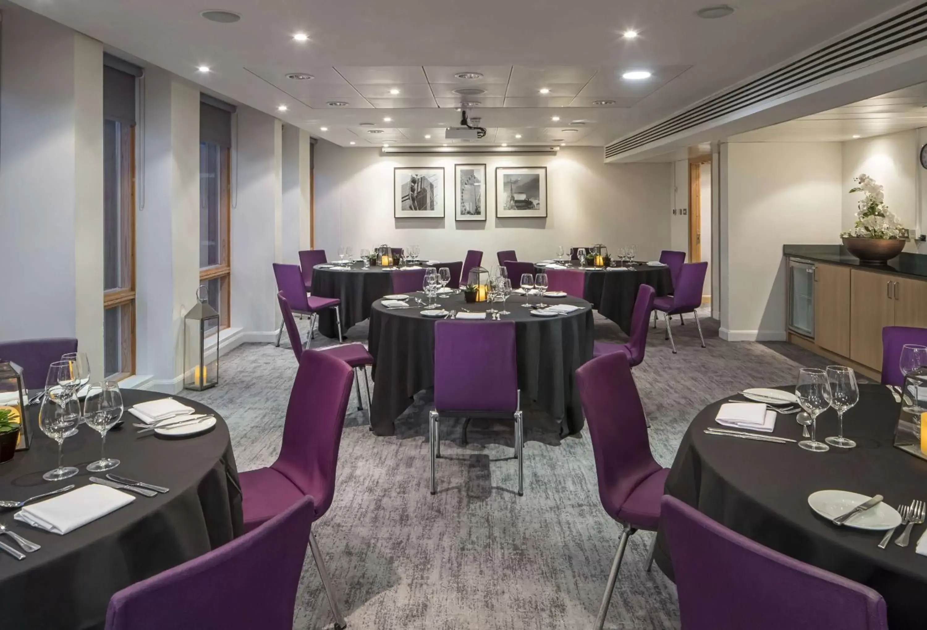 Meeting/conference room, Restaurant/Places to Eat in Hilton Garden Inn Birmingham Brindley Place