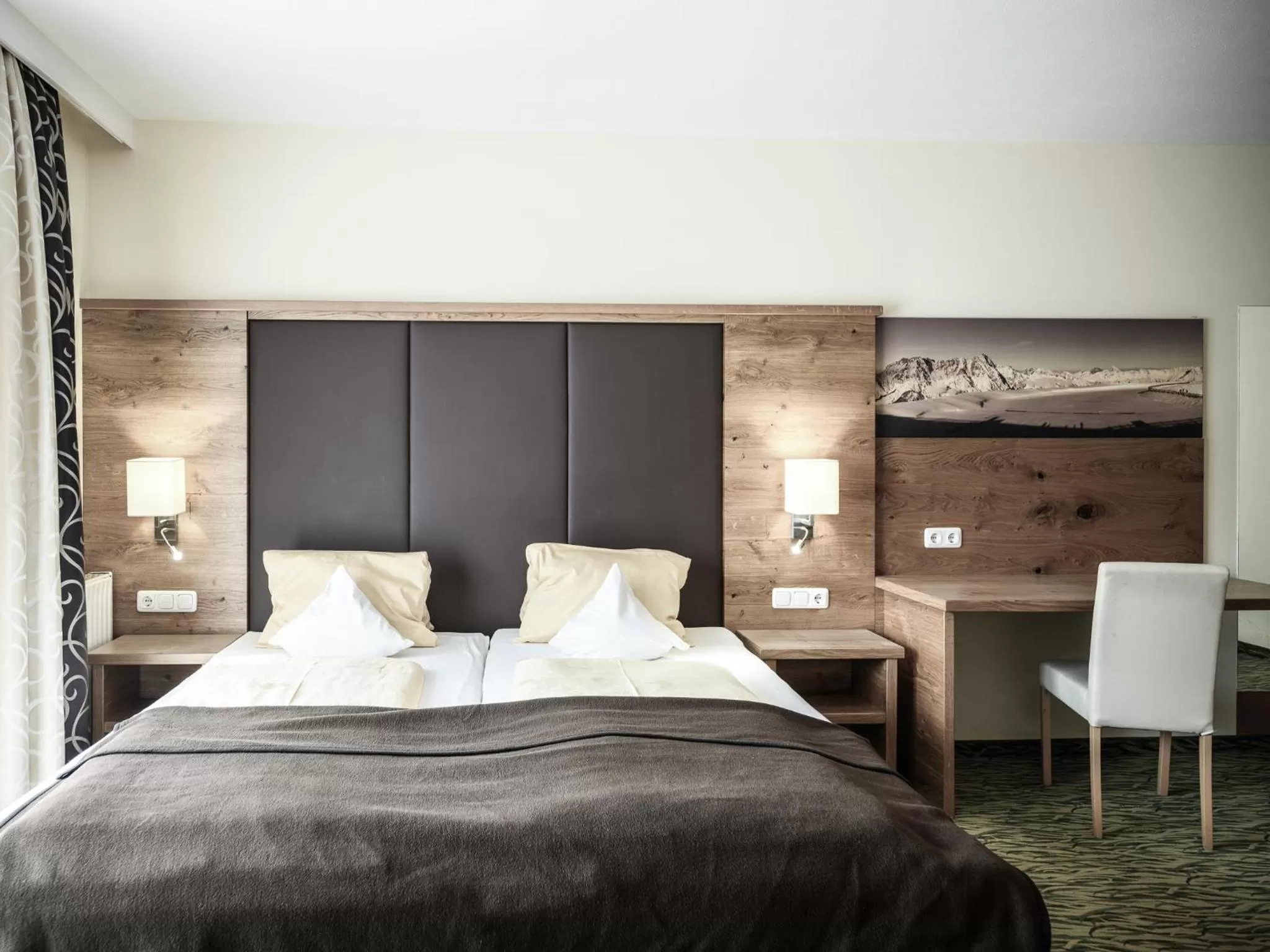 Bed in Hotel Victoria