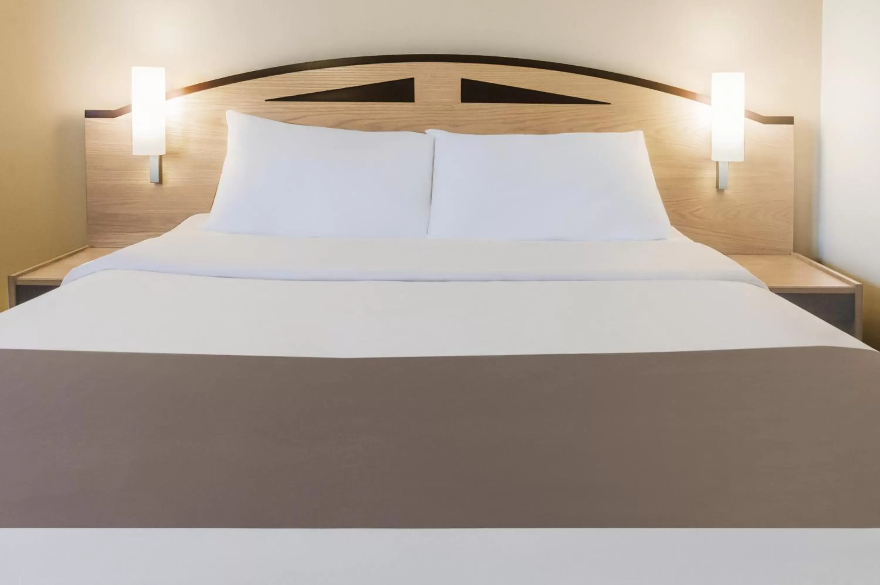 Photo of the whole room in ibis Chesterfield Centre – Market Town Photo of the whole room in ibis Chesterfield Centre – Market Town