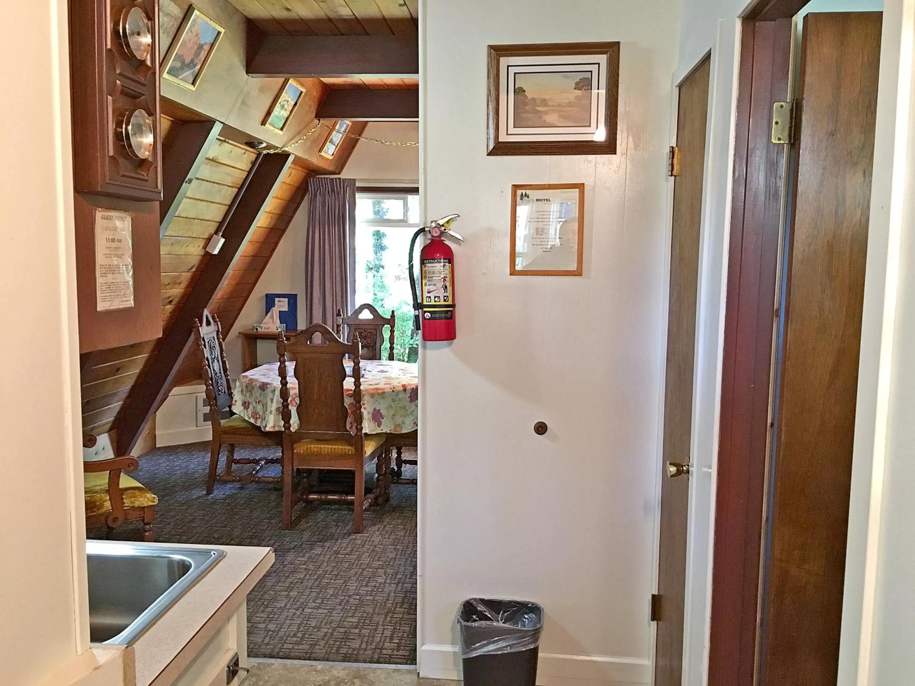 Park Motel and Cabins