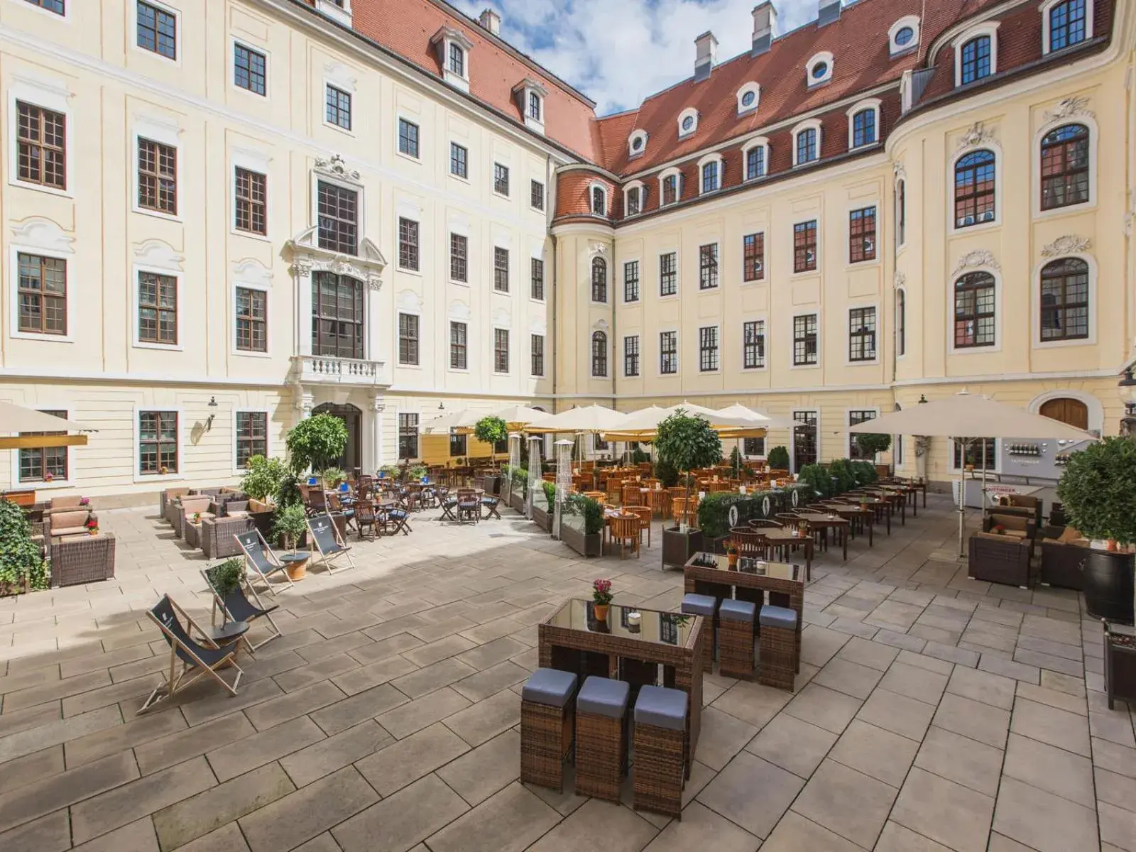 Balcony/Terrace, Restaurant/Places to Eat in Kempinski Hotel Taschenbergpalais Dresden