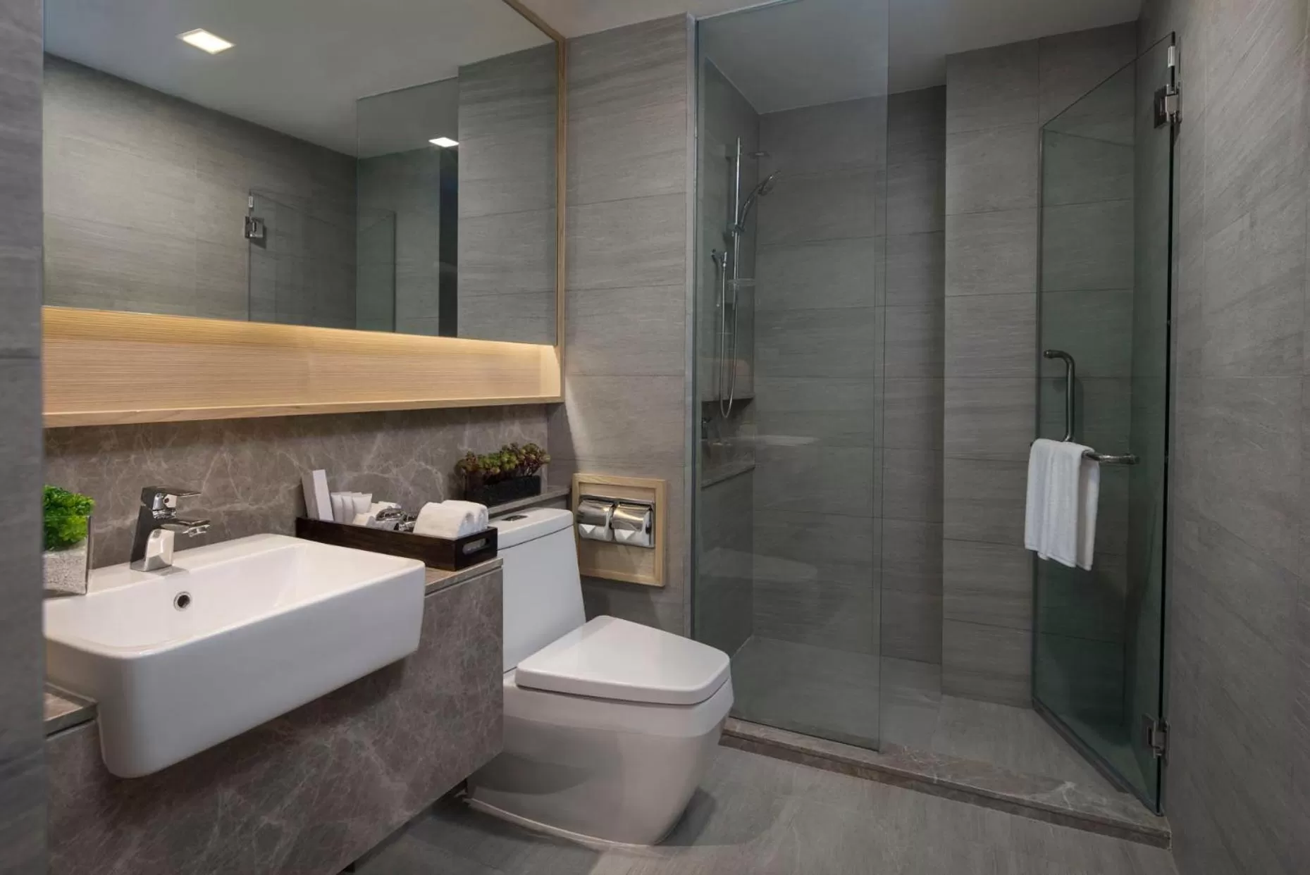 Bathroom in Solitaire Bangkok Sukhumvit 11