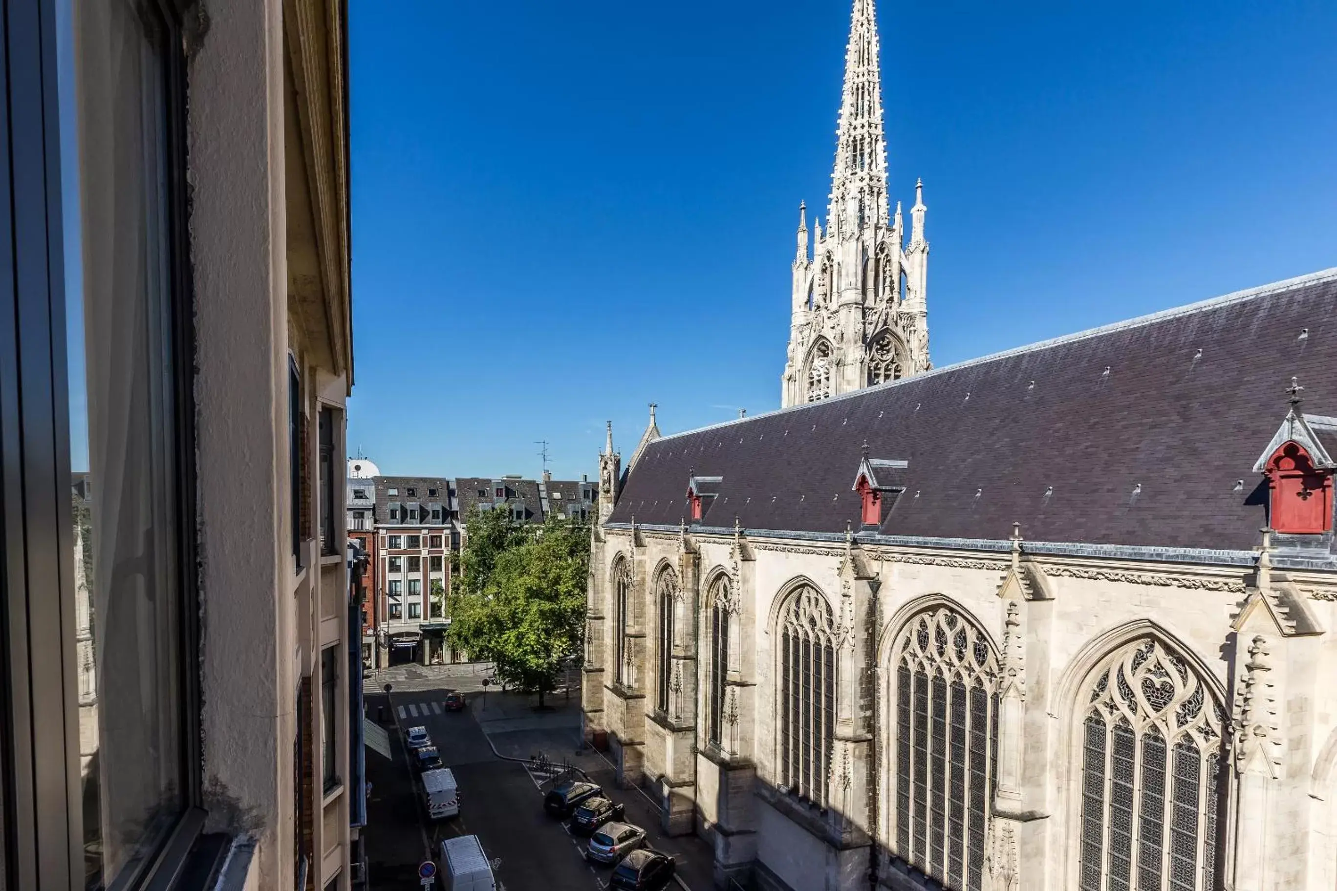 Nearby landmark, Balcony/Terrace in Hôtel Saint Maurice