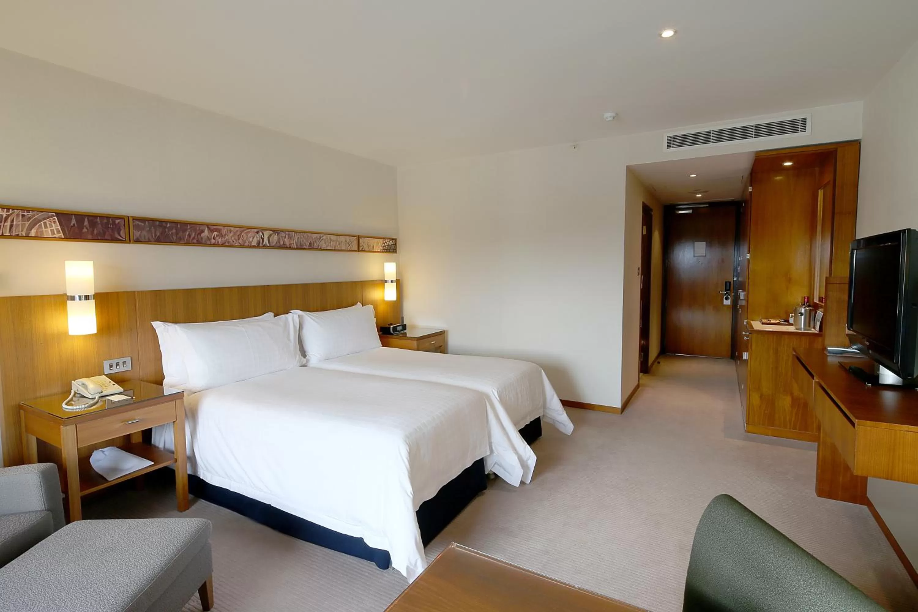 Bedroom, Bed in Canary Riverside Plaza Hotel