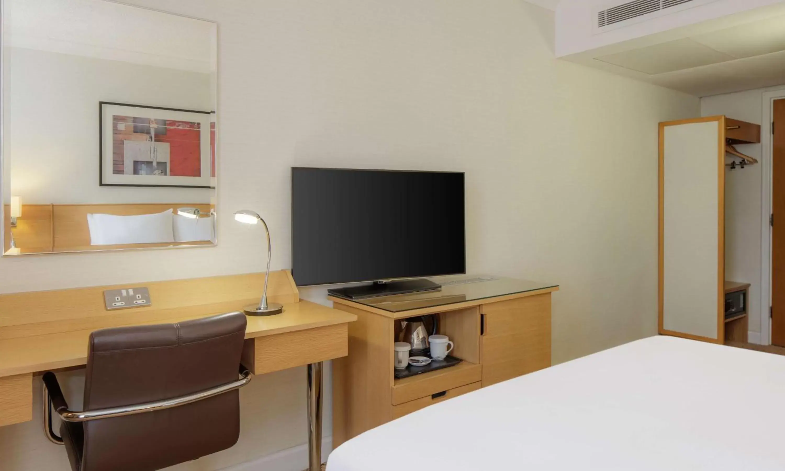 Bed, TV/Entertainment Center in Hilton York