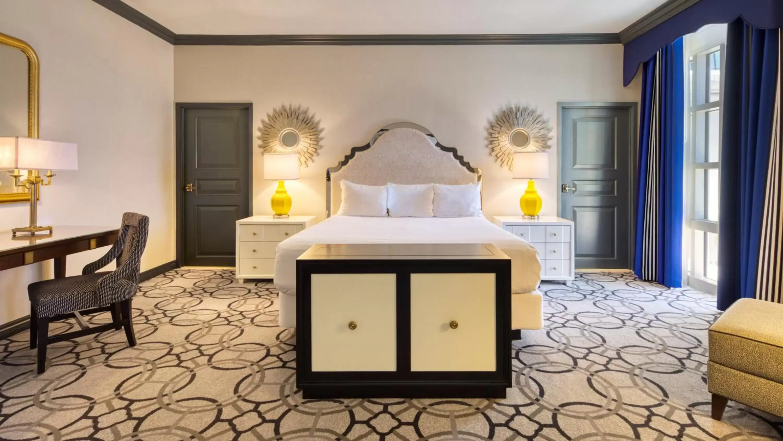 Bedroom, Bed in Paris Las Vegas Hotel & Casino