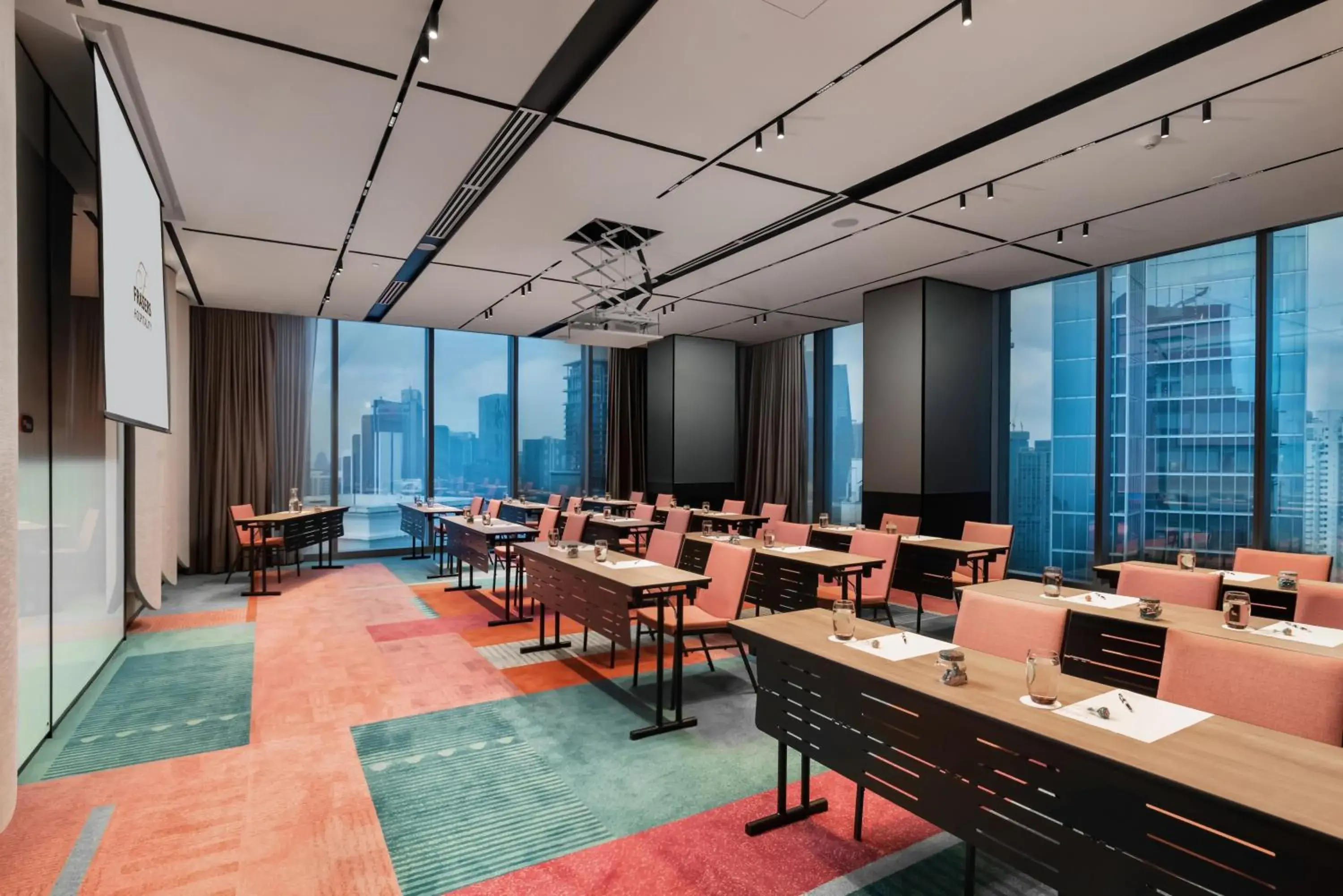 Meeting/conference room, Restaurant/Places to Eat in Capri by Fraser, Bukit Bintang