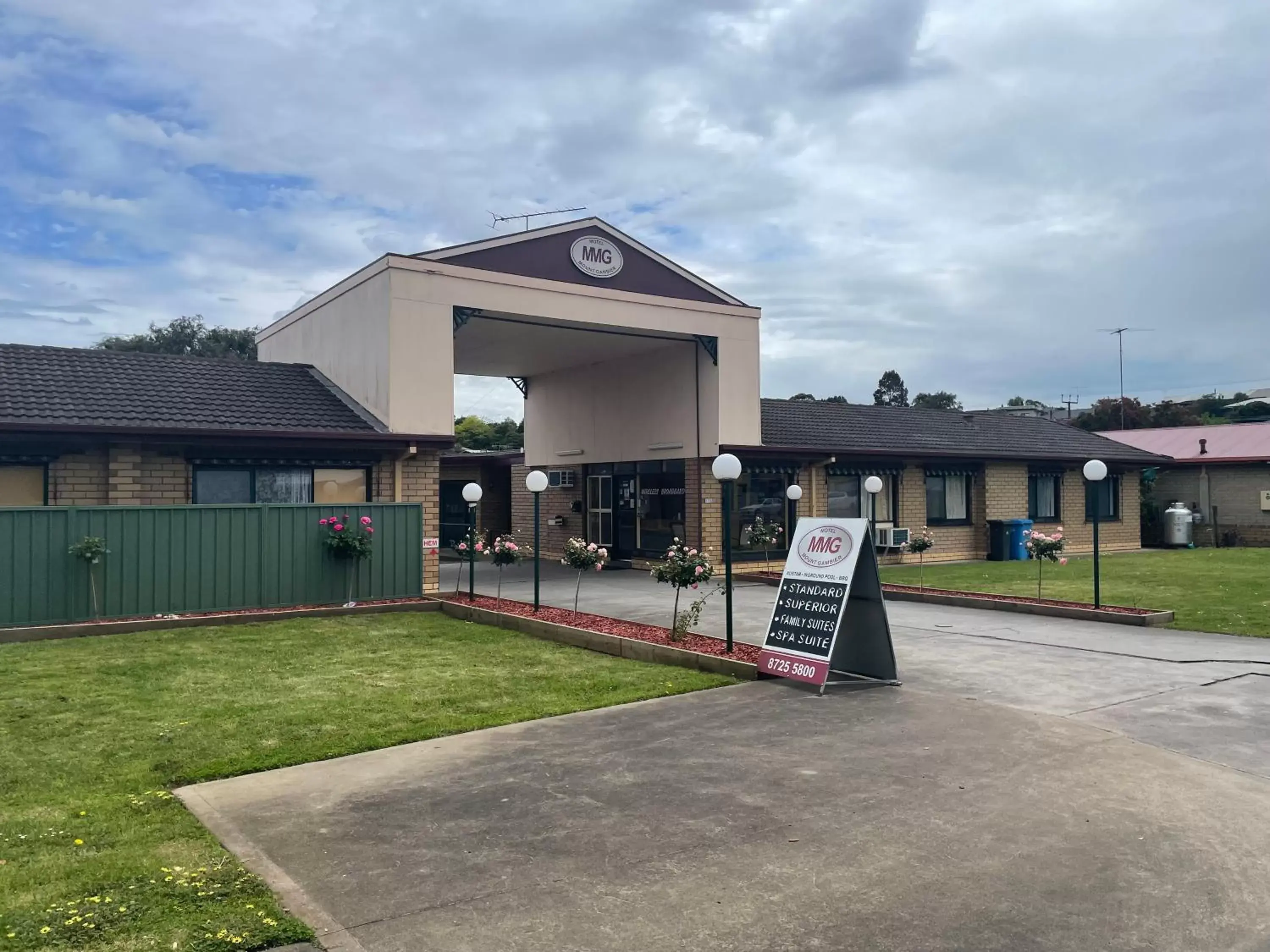 Property Building in Motel Mount Gambier