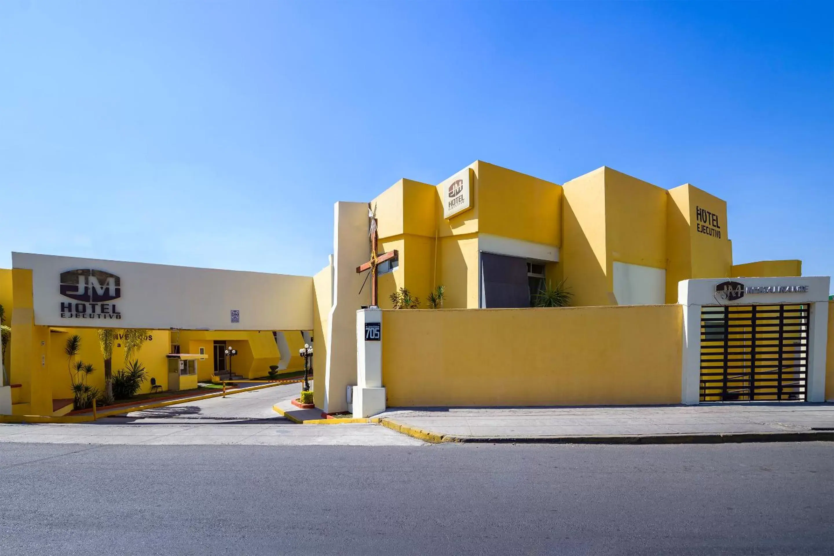 Facade/entrance, Property Building in JM Ejecutivo Celaya,Centro Histórico