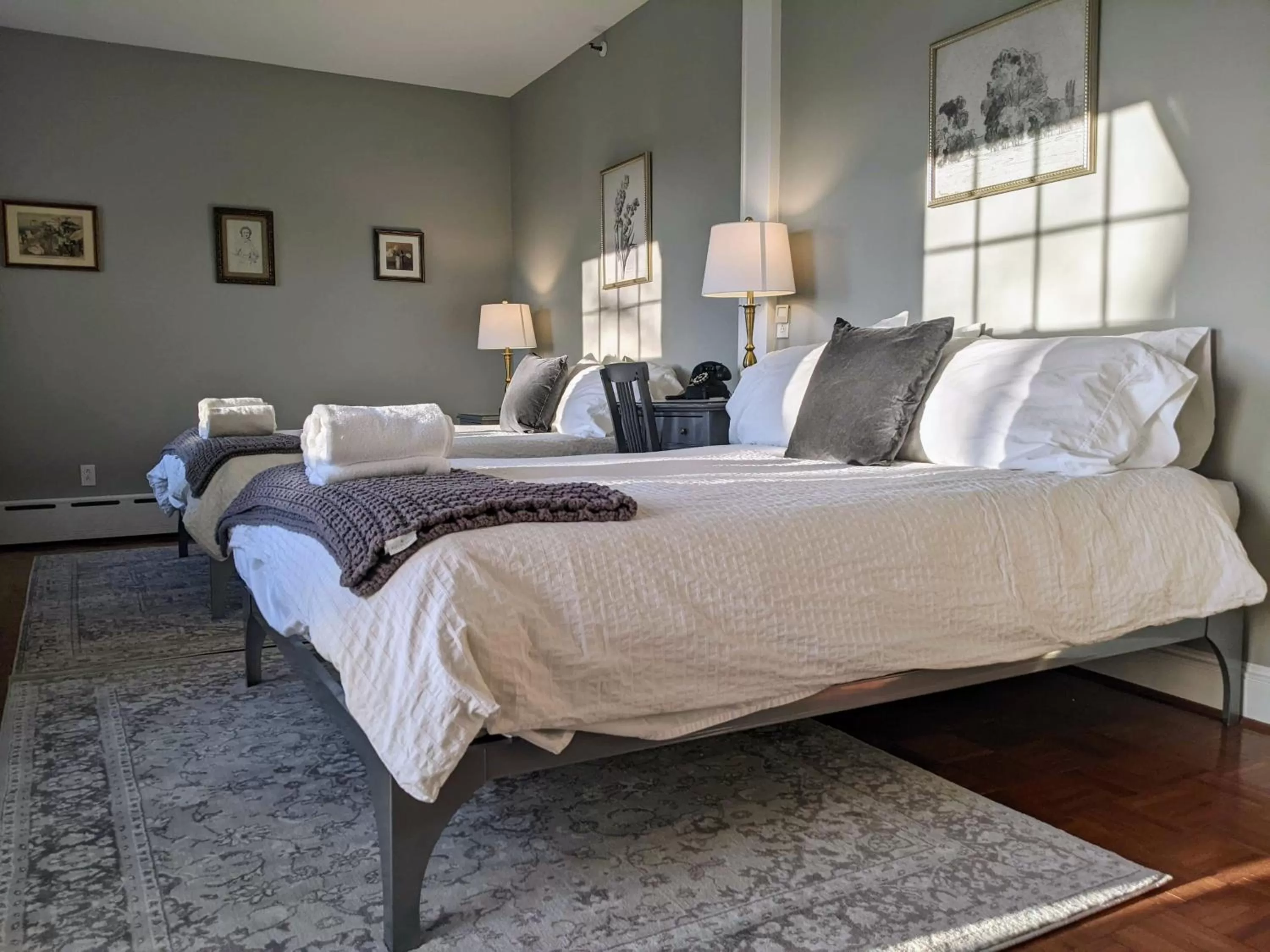 Bed in Stanton House Inn