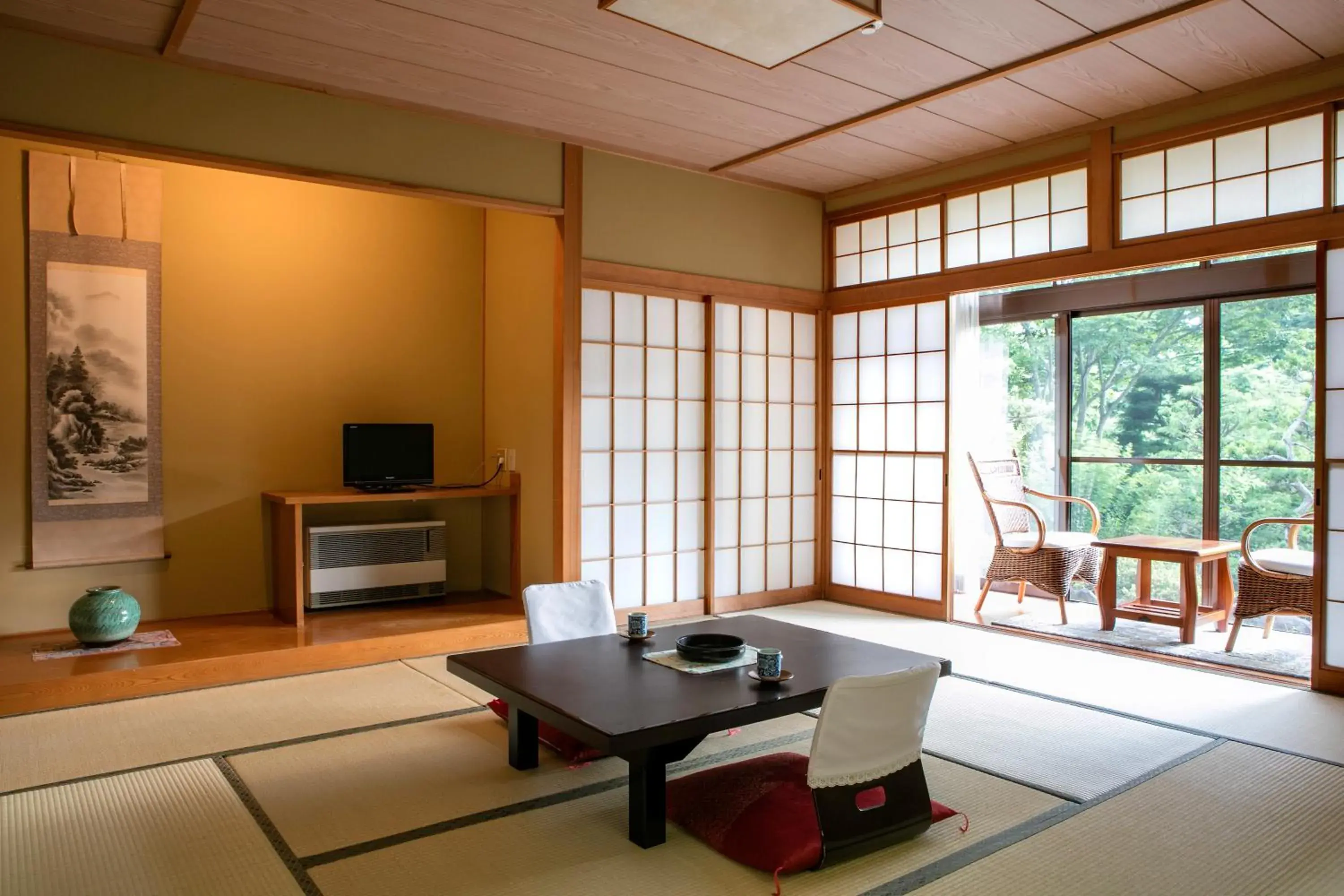 Photo of the whole room, Lounge/Bar in Ryokan Warabino