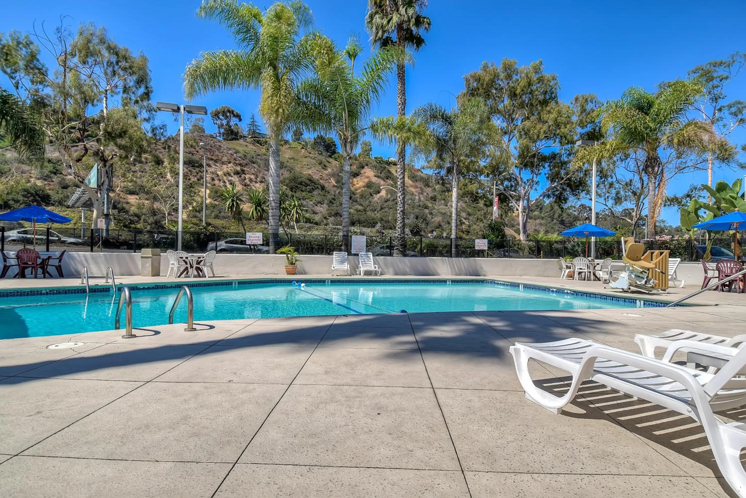 Swimming pool in Motel 6-San Diego, CA - Hotel Circle - Mission Valley