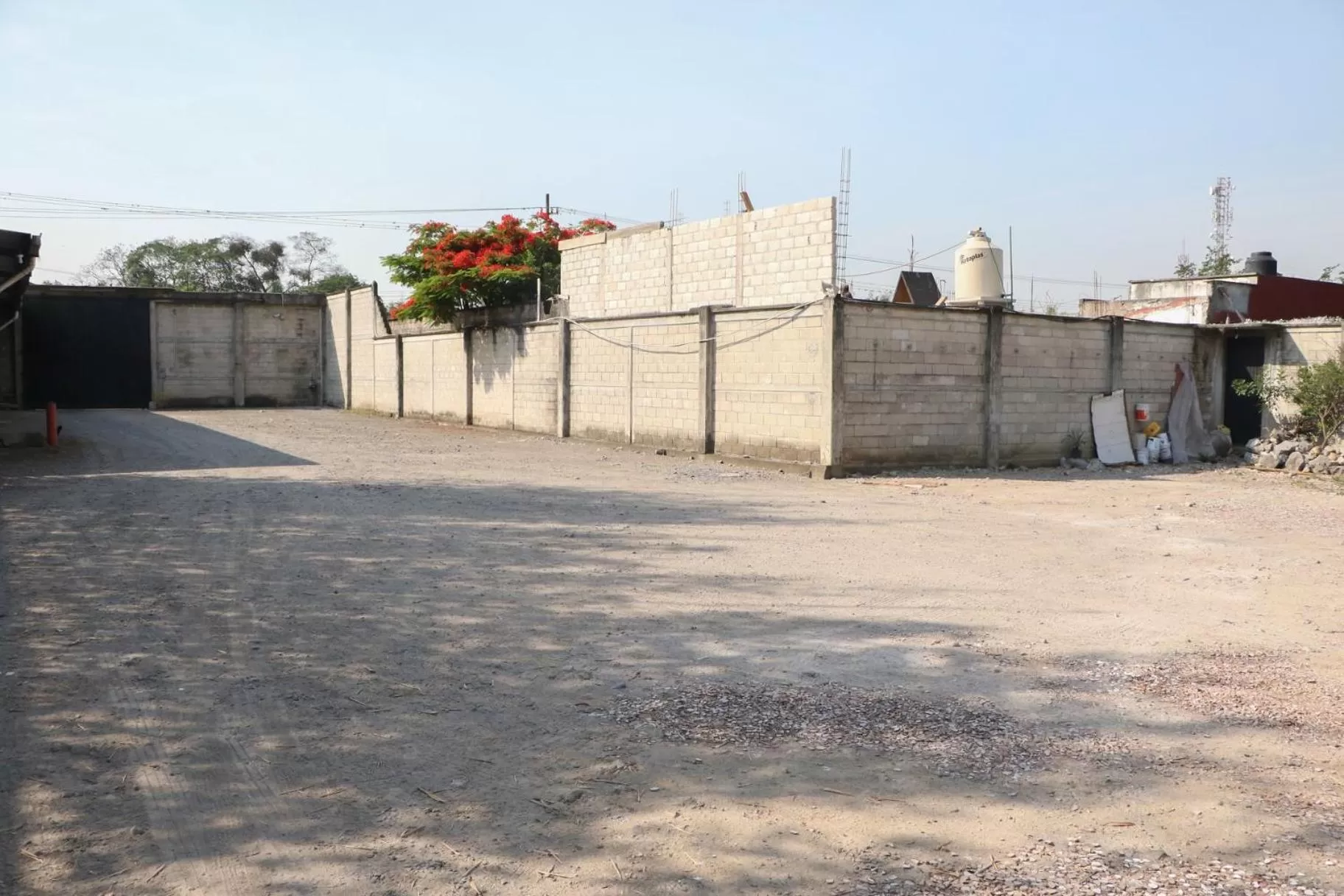 Property building in Motel Caribe