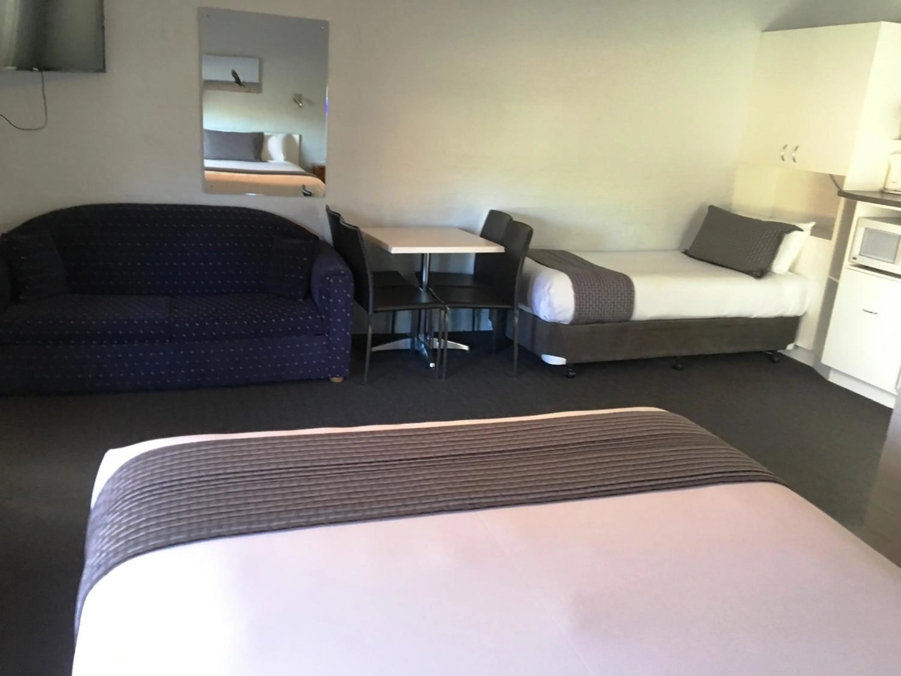 Bed in Nicholas Royal Motel - No Pets Allowed