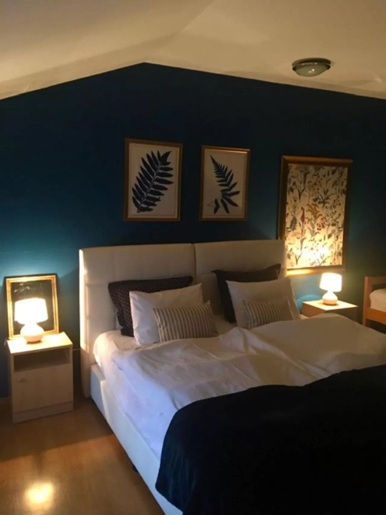 Shower in Hotel Corner