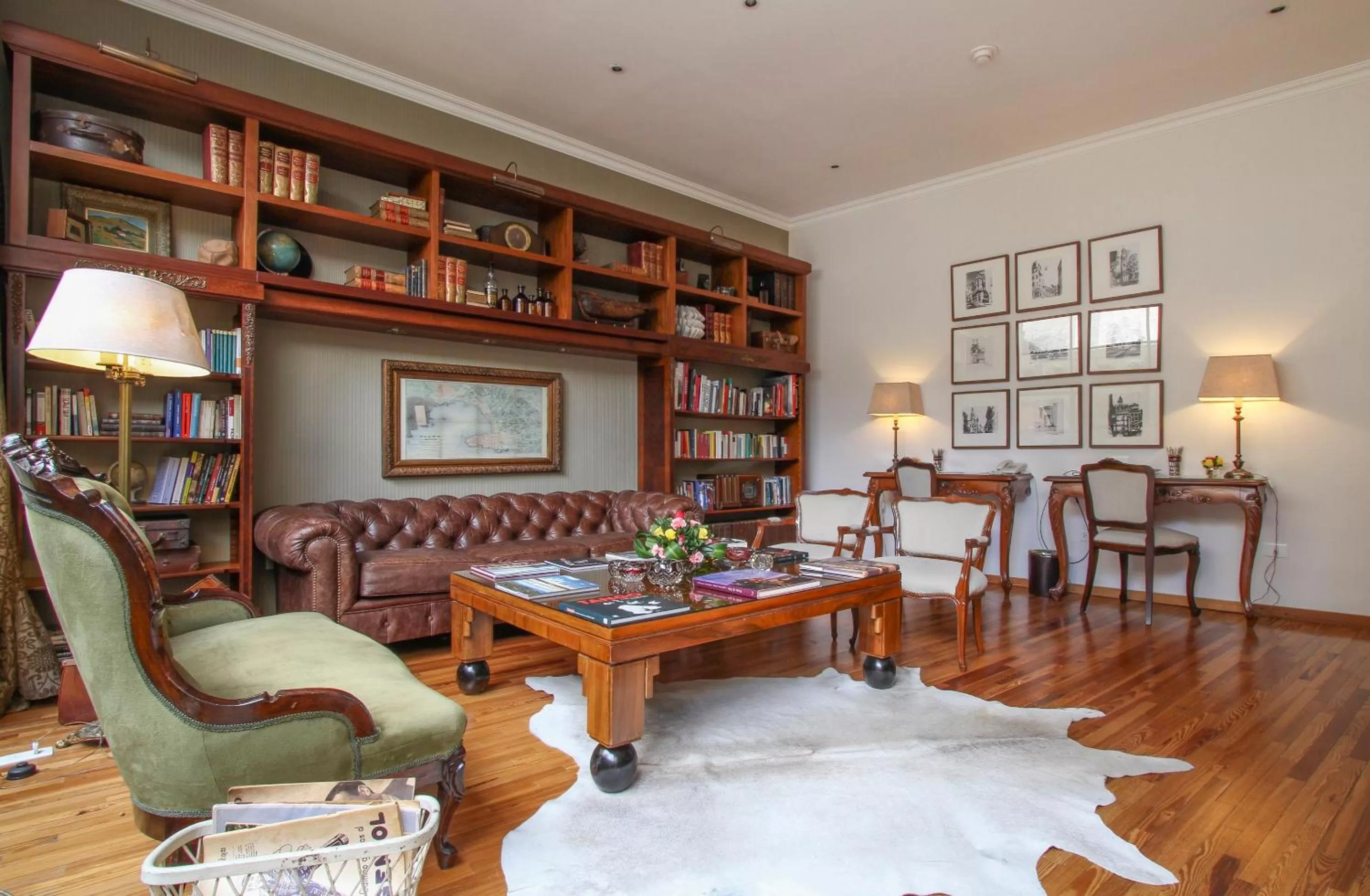 Library in Alma Histórica Boutique Hotel