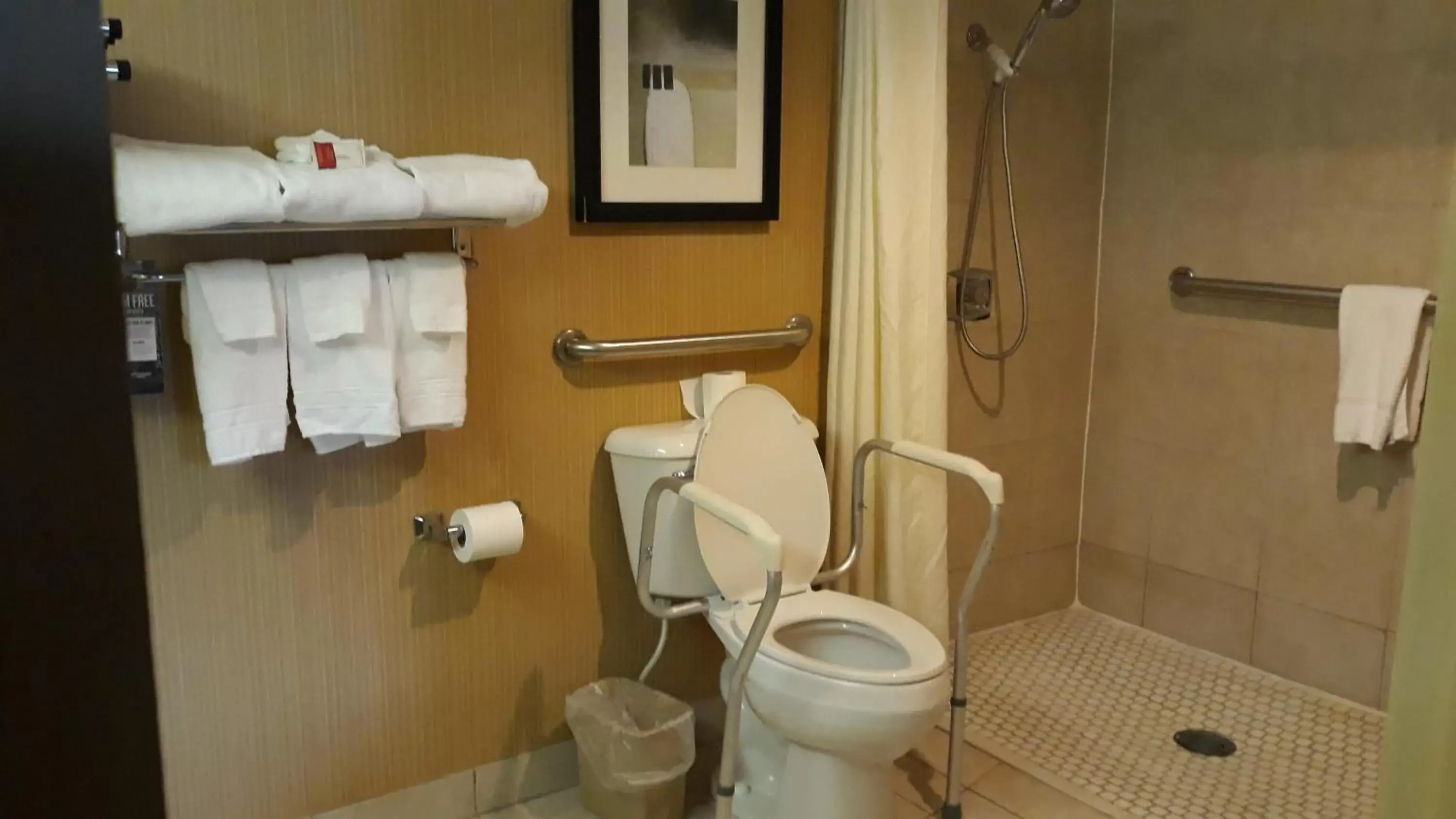 Shower, Bathroom in Super 8 by Wyndham Atoka