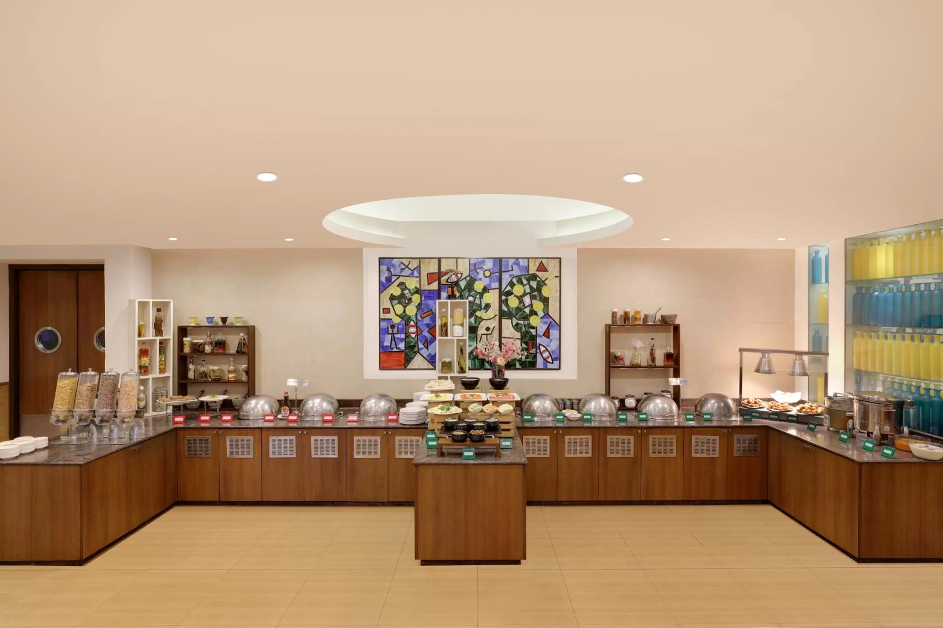 Restaurant/places to eat in Lemon Tree Hotel, Aurangabad