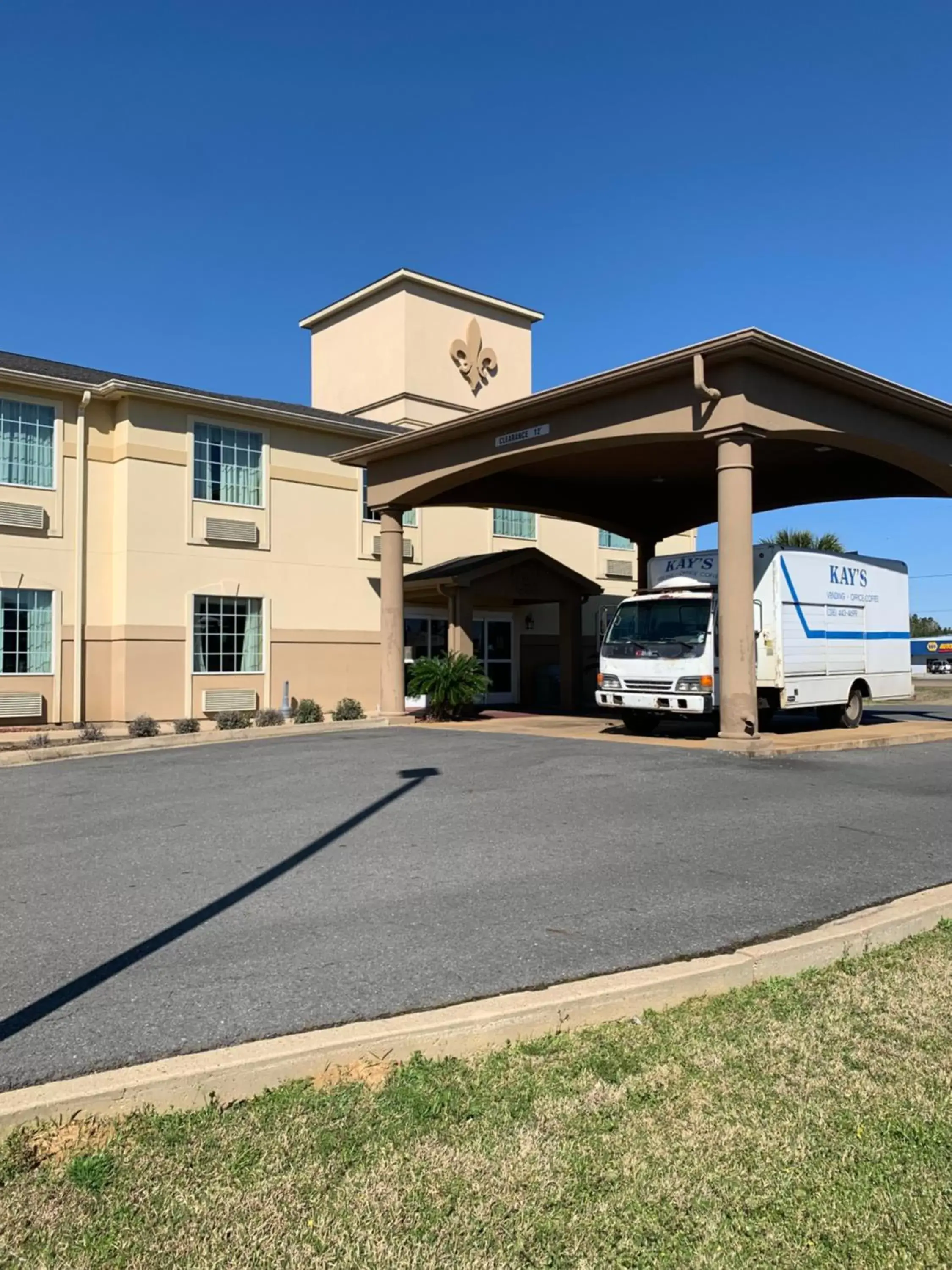 Property Building in Rodeway Inn Winnfield