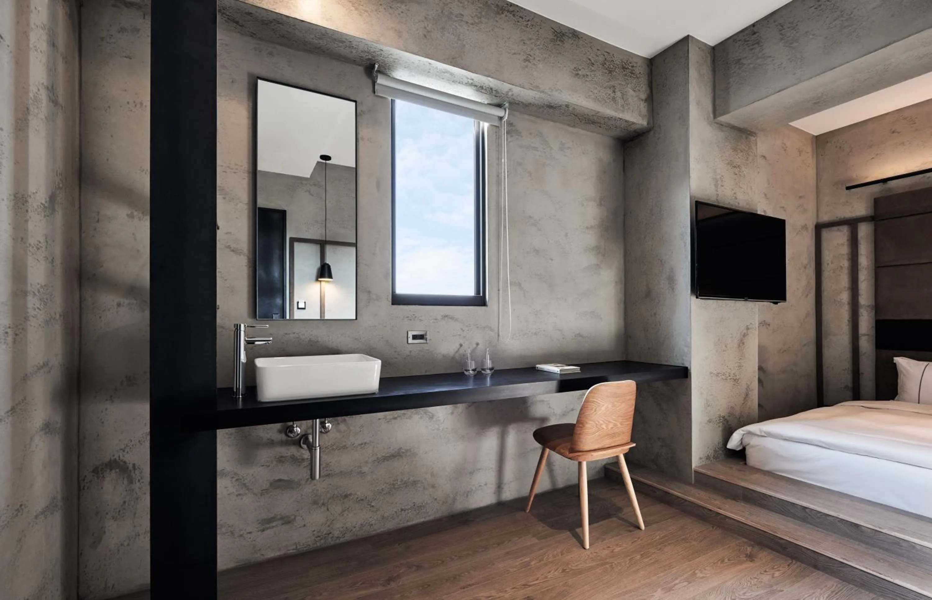 TV and multimedia, Bed in Waterfront Hotel