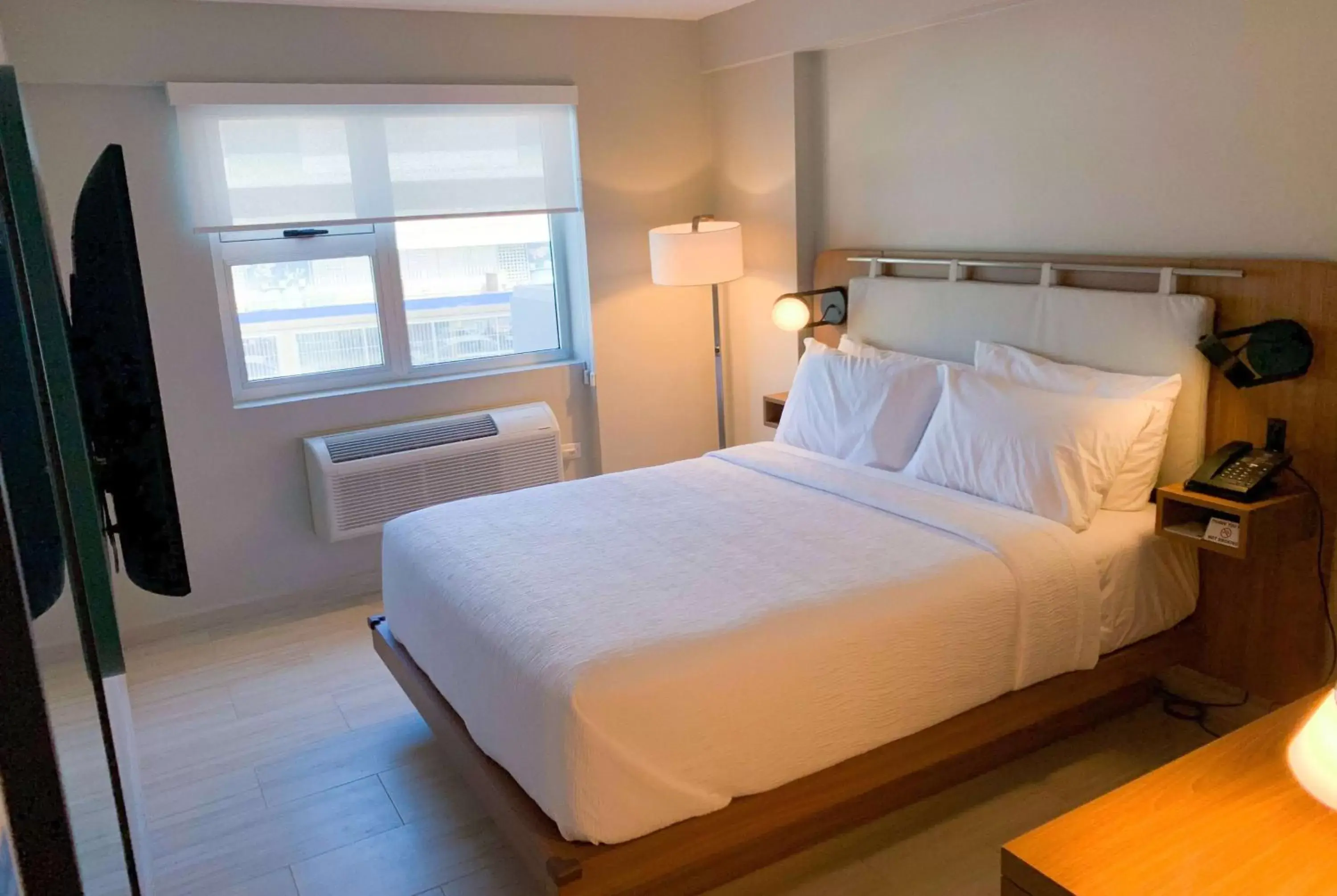 Photo of the whole room, Bed in TRYP by Wyndham Mayaguez