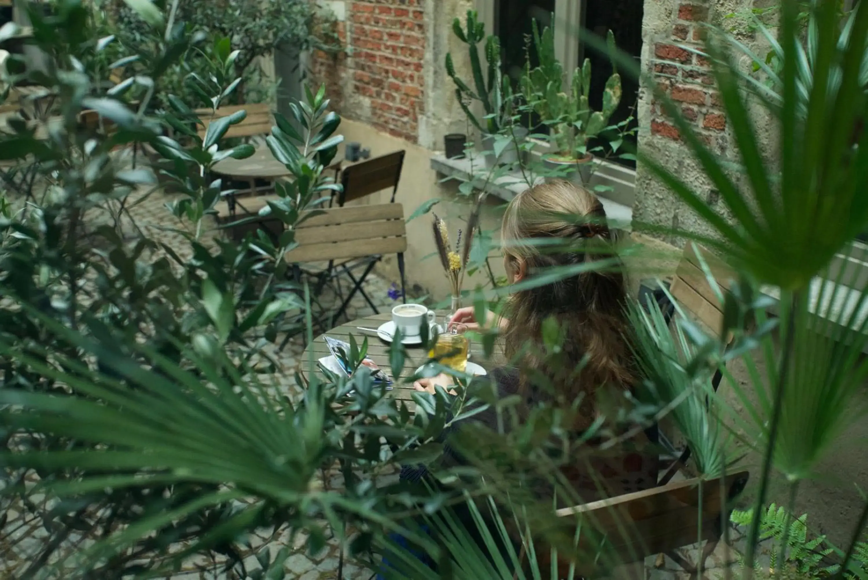 Inner courtyard view in Hotel Matelote