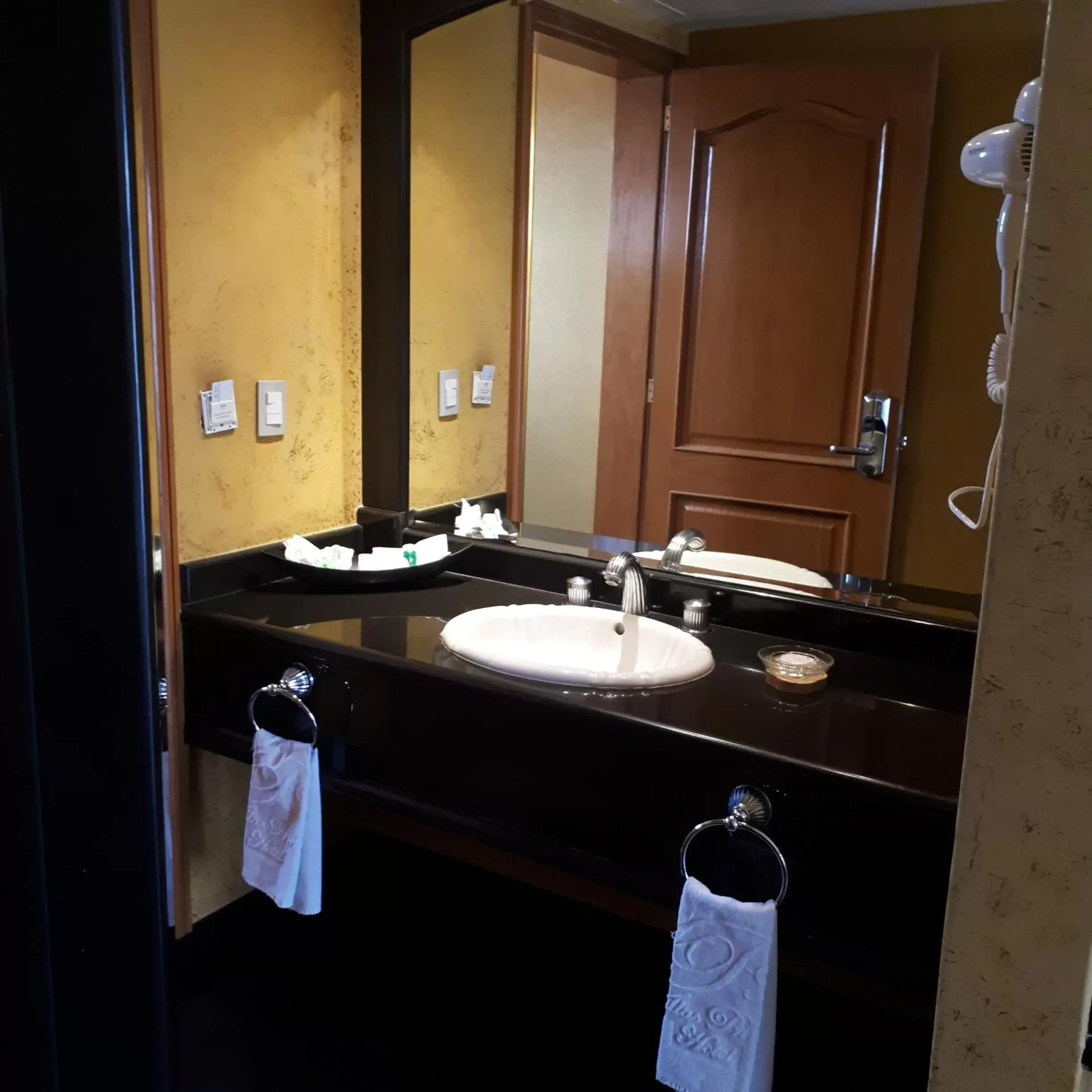 Bathroom in Villas Princess Hotel