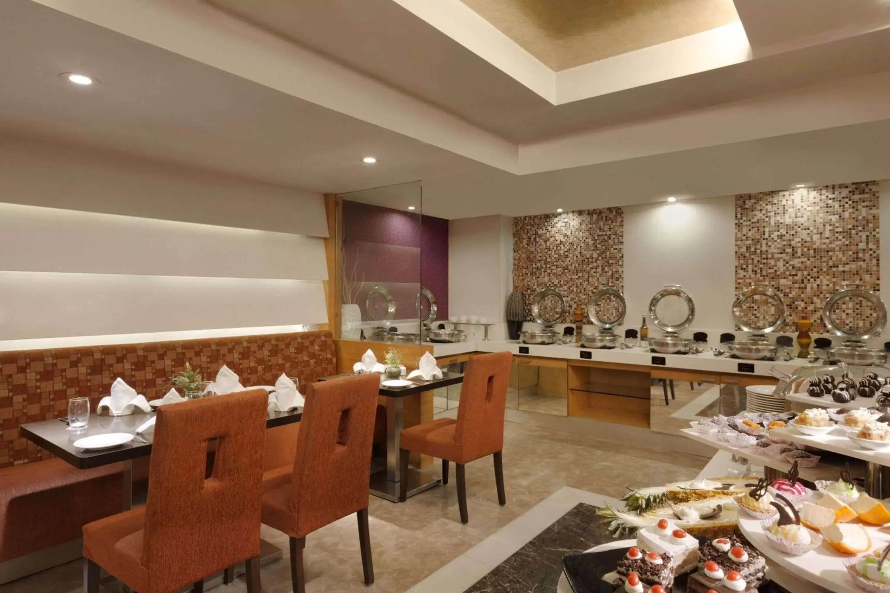 Restaurant/Places to Eat in Ramada Ahmedabad